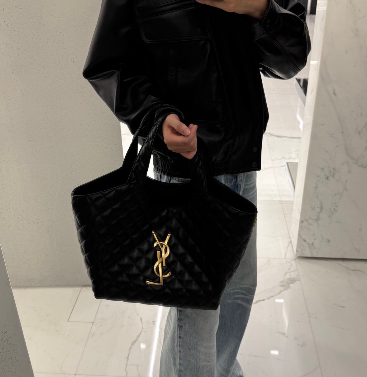 黑金羊皮精致点睛，随性中藏着高级感！