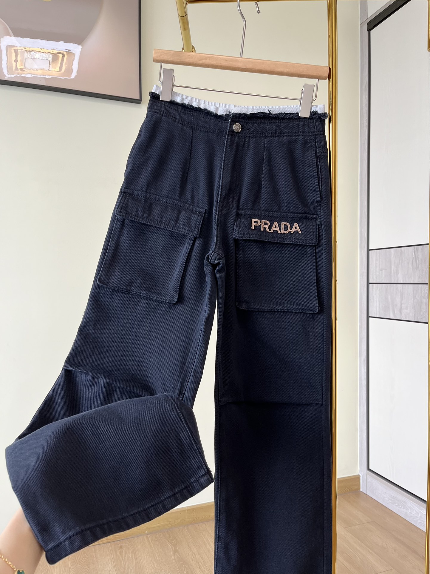 Prada/普拉达24早秋新款撞色高腰工装直筒牛仔裤这个裤型是真的很遮肉！显瘦视觉感巨好各种时髦搭配不能