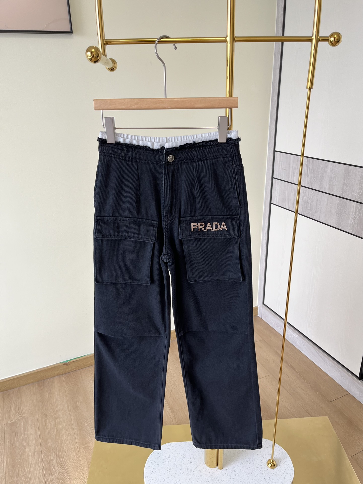 Prada/普拉达24早秋新款撞色高腰工装直筒牛仔裤这个裤型是真的很遮肉！显瘦视觉感巨好各种时髦搭配不能