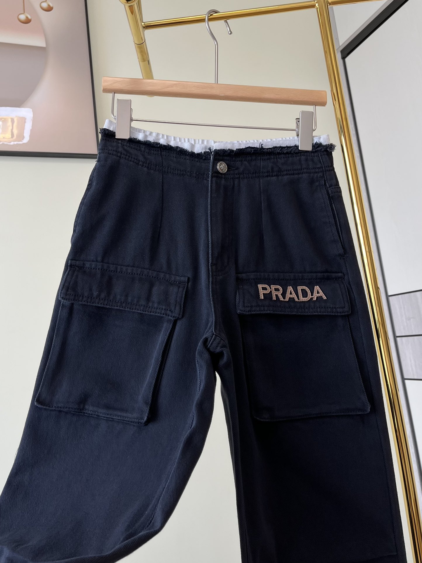 Prada/普拉达24早秋新款撞色高腰工装直筒牛仔裤这个裤型是真的很遮肉！显瘦视觉感巨好各种时髦搭配不能