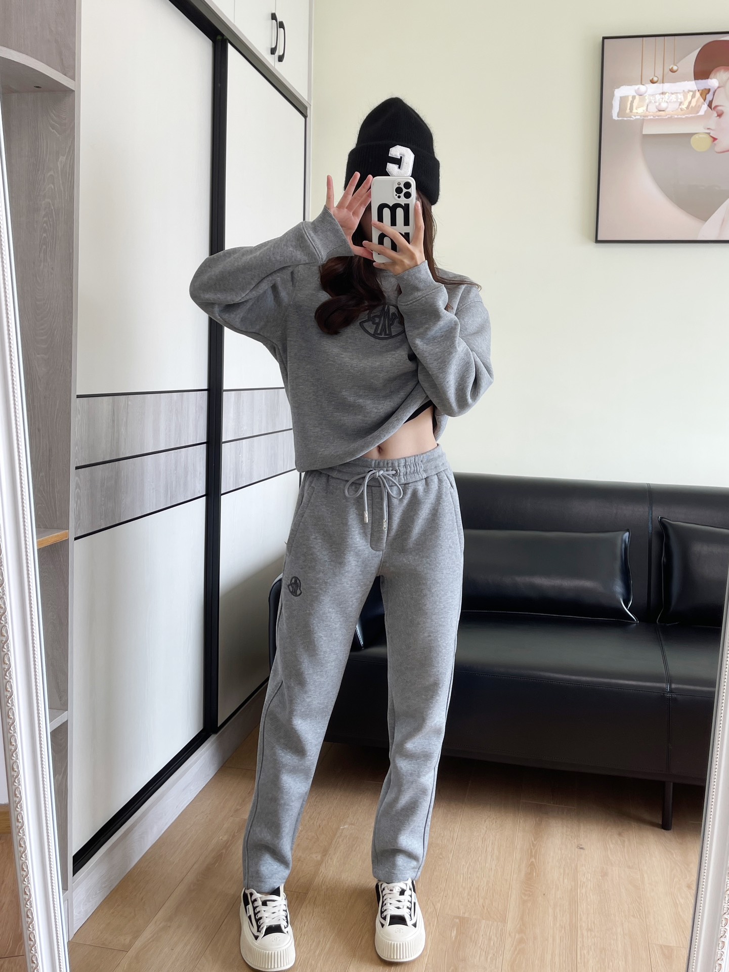 NO:589484,Model 166 98 wears M size loose pants,,alexander wang19860909模特166 98穿M码宽松裤子,,alexander wang,Women's clothing