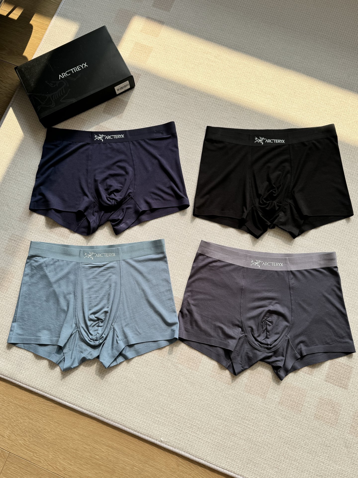 NO:322919,——New Bird's export order, super comfortable modal men's underwear, using excellent material, 91 modal 9 spandex scientific ratio, one-piece cutting technology, the upper body is cool, breathable and comfortable, and the traceless naked feeling; imported traceless hot pressing technology, elastic belt, upper body is not tight, close to the body, comfortable; honeycomb mesh silk antibacterial crotch, double-layer U convex capsule bag 3D technology three-dimensional large space to ensure your health and vitality; a box of four colors, size L is suitable for 95 to 115 catties XL is suitable for 115 to 140 catties XXL is suitable for 140 to 165 catties 3XL is suitable for 165 to 190 catties Four codes selection.,, jil sander, alexander wang19860909——新款鸟家出口订单货,超舒适莫代尔男士内裤 采用优良的材质,91莫代尔9氨纶科学配比,一片式裁剪工艺,上身冰爽、透气舒适,无痕裸感；进口无痕热压工艺, 弹力腰带,上身无勒紧感,贴身舒适；蜂窝网孔蚕丝抑菌裆部,双层U凸囊袋3Ｄ科技立体大空间,保证你的健康活力； 一盒四条四色, 尺码L码合适95到115斤 XL码合适115到140斤 XXL码合适140到165斤 3XL合适165到190斤 四个码数选择.,,jil sander,alexander wang,Women's clothing