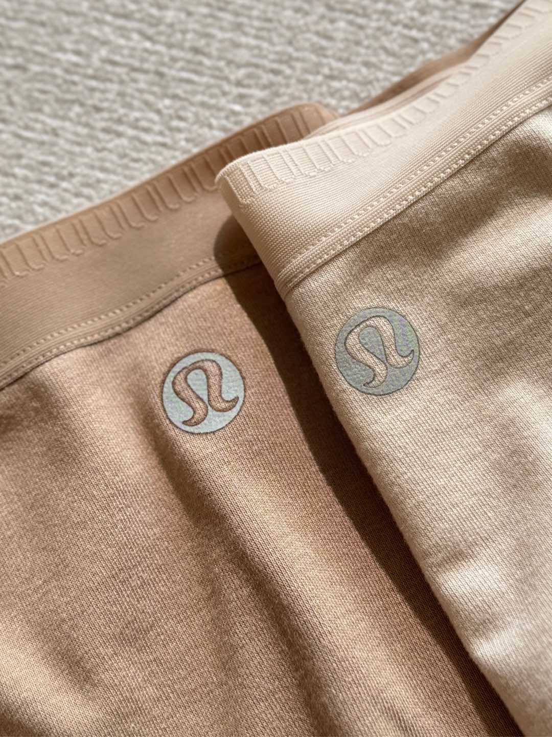 NO:322936,Skin-friendly and hair-beating nano ultrafine velvet hair-beating material is soft and glutinous. The middle-version hip-beating sisters can also wear it. It is too inclusive. Alexander wang19860909亲肤磨毛纳米超细丝绒磨毛材质手感敲软糯 中版包臀版型PP大的姐妹也可以穿包容性太强了,,alexander wang,Women's clothing