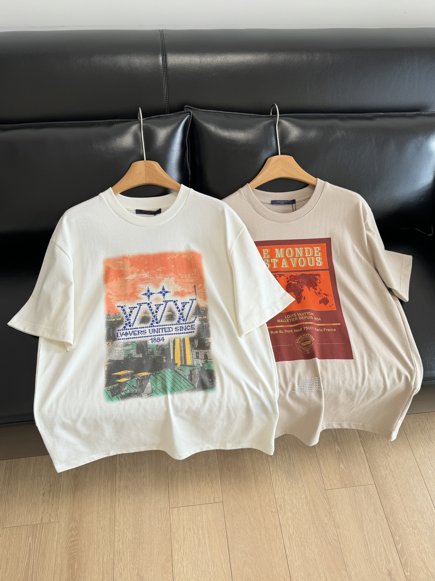 NO:315685,The dual craftsmanship superposition presents more investment luxury. The color matching pattern reduces age and youthfulness. Three-dimensional and invincible with invincible dazzling luster. Combined with the base, it is warm and fashionable, and very textured!  And it has a strong three-dimensional feeling!  Whether it is the flashiness and brightness of the pattern or the firmness, it is a unique existence... The upper body shows a fashionable attitude, and it is easy to grasp the sense of fashion, and it is a dazzling choice for daily travel!  ,alexander wang19860909双重工艺叠加更呈现投入的奢华 配色 图案 减龄青春 立体无敌 带有无敌耀眼光泽 与基底配合 温润又洋气 非常有质感！而且立体感很强！无论是图案的闪度亮度还是牢固度都是独一档的存在…,上身尽显潮流态度,轻松拿捏时尚感,日常出街的亮眼选择！,,alexander wang,Women's clothing