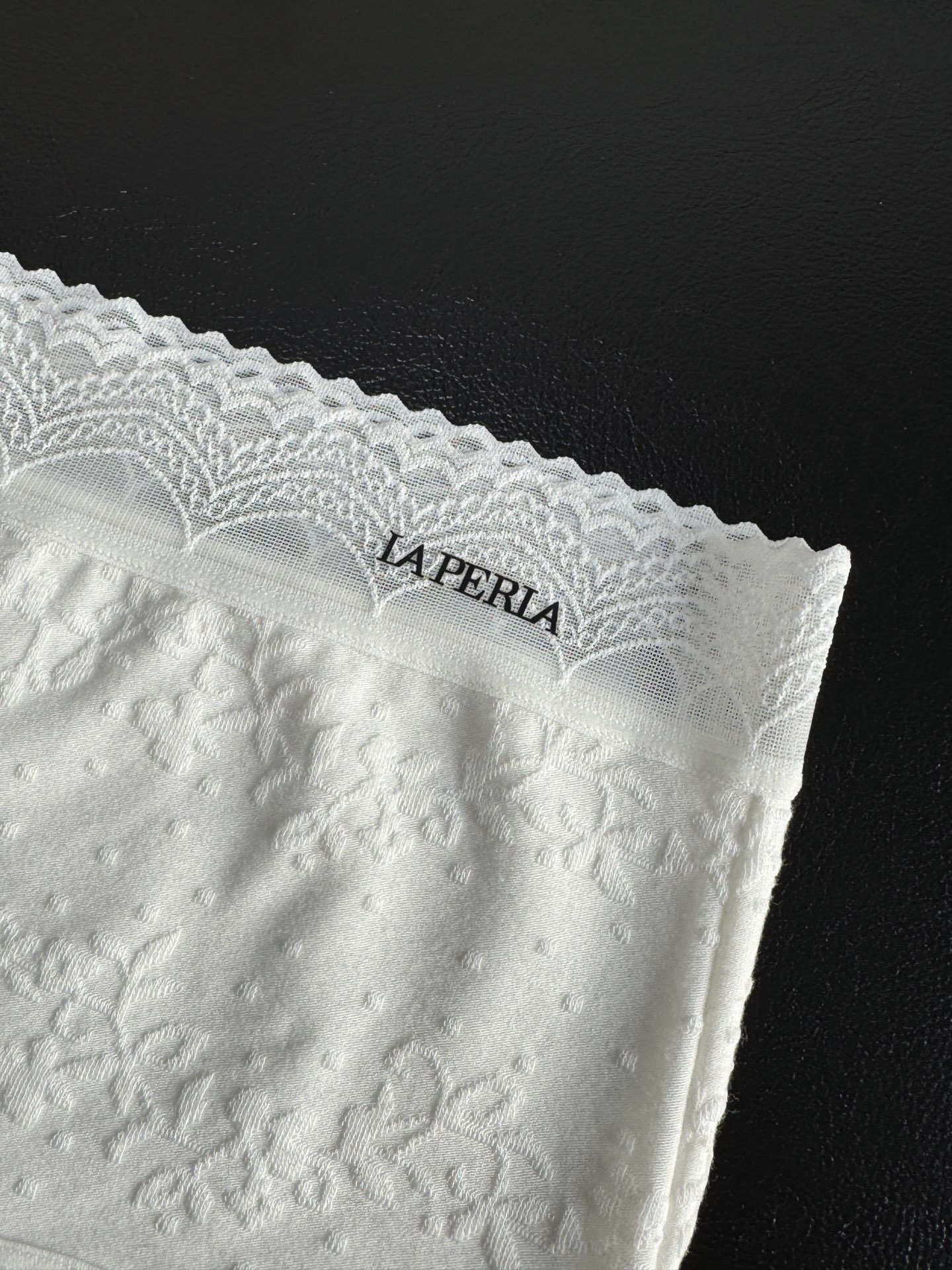 NO:316220,High appearance, ceiling-level comfort, breathable, elastic and thin fabric, spliced ​​with traceless light lace mesh belt,,alexander wang19860909高颜值,天花板级别的舒适,透气高弹轻薄布料,拼接无痕轻薄蕾丝网纱腰带,,,alexander wang,Women's clothing