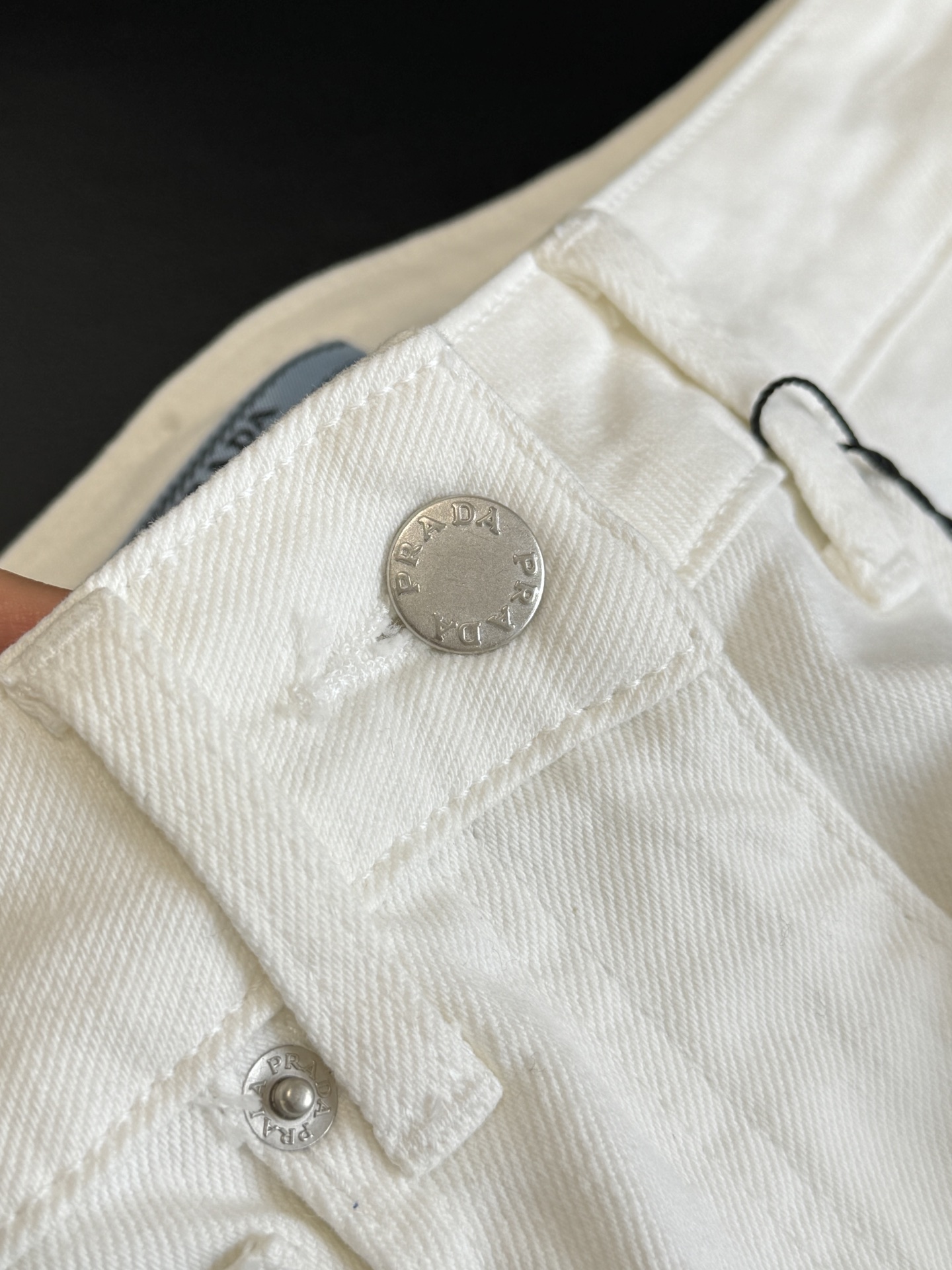 NO:316784,The softness of the fabric is just right, it has muscles but soft and glutinous, and the thickness is the thickness of spring and autumn. The color is super positive!  Wear a casual top for four seasons~, alexander wang19860909面料纯棉的 柔软程度也是刚刚好 有筋骨但是又软糯、 厚度就是春秋的厚度 颜色超级正！ 四季基础上衣随便搭～,,alexander wang,Women's clothing