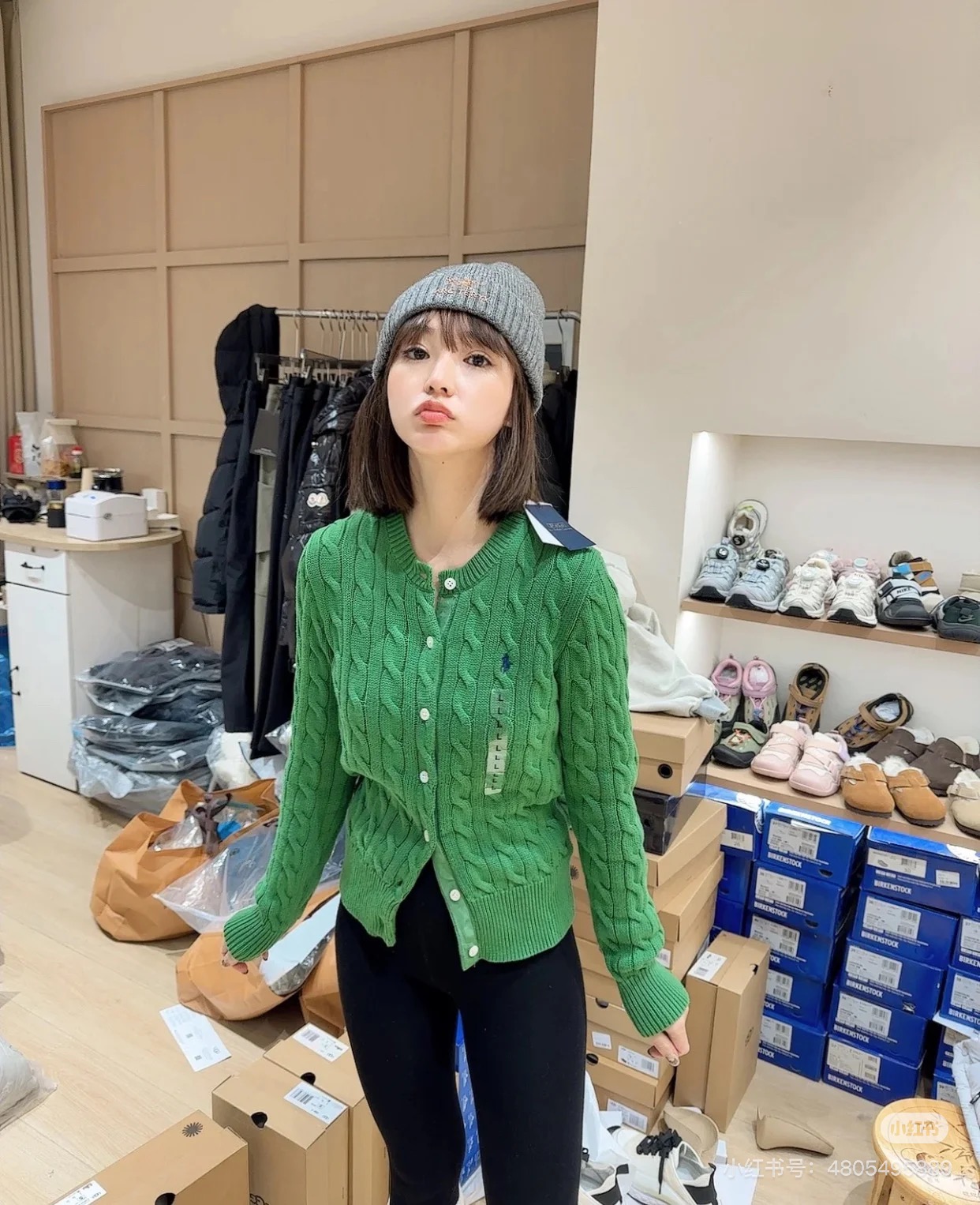 NO:316780,This green really looks so white!  ,alexander wang19860909这个绿真的巨显白呀！,,alexander wang,Women's clothing