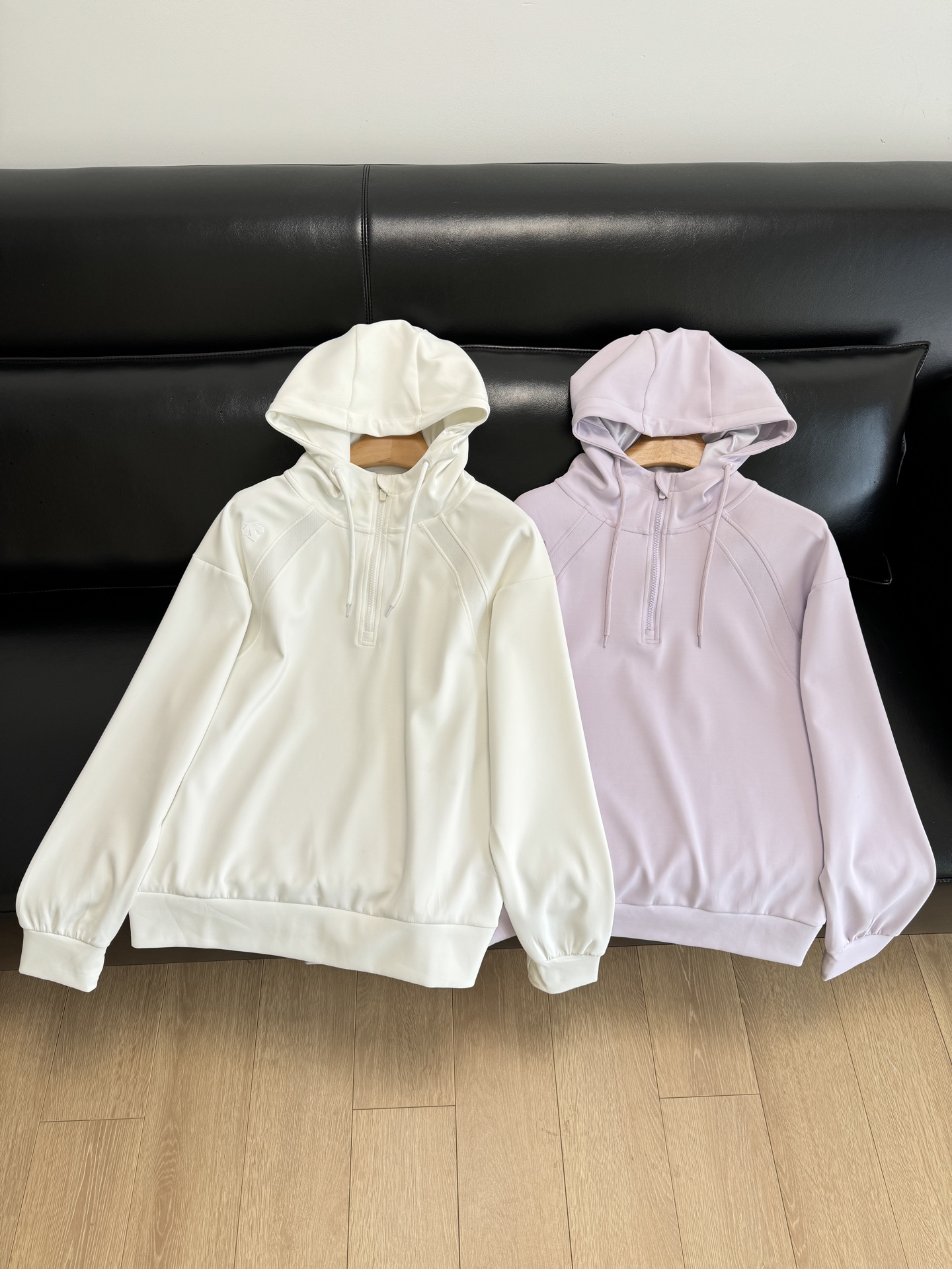 NO:307204,The style is a classic hooded design!  Half zipper!  Classic hooded design, three-dimensional hat shape shows leisurely posture, adjustable hat rope!  Various shapes create a sense of freedom and unrestrainedness!  ,hats,alexander wang19860909款式是经典的连帽设计！ 半拉链！经典连帽设计,立体帽型尽展闲适之姿,可调节帽绳！多样造型打造自在无束缚之感！,,hats,alexander wang,Women's clothing