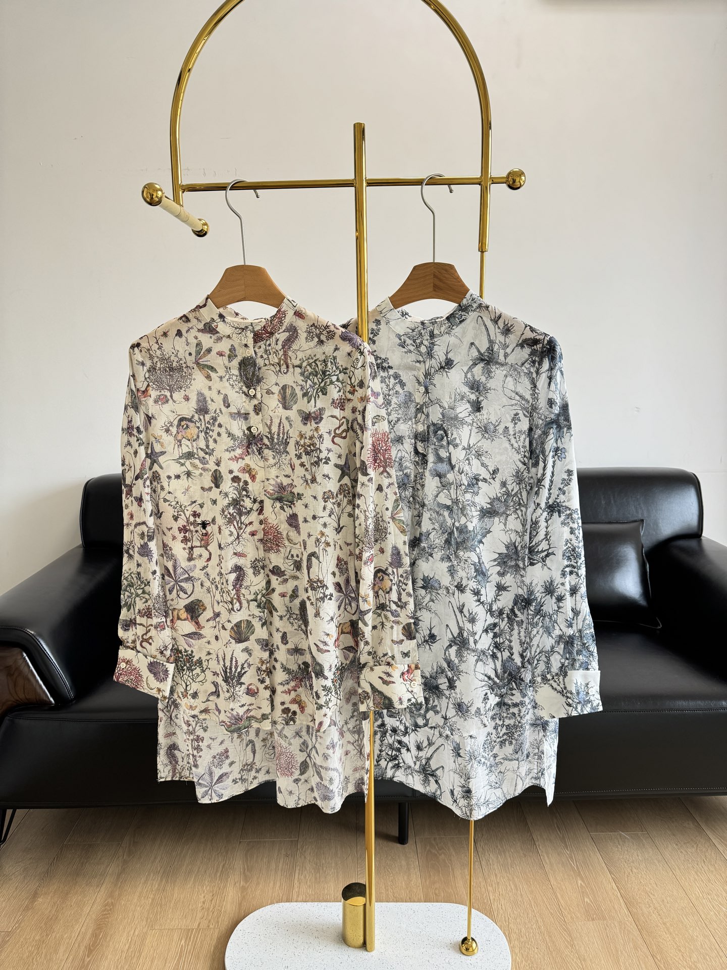 NO:308220,——Dior Floral Side Slit Shirt Pure Cotton material, gentle, light, thin, flexible, and also has a 