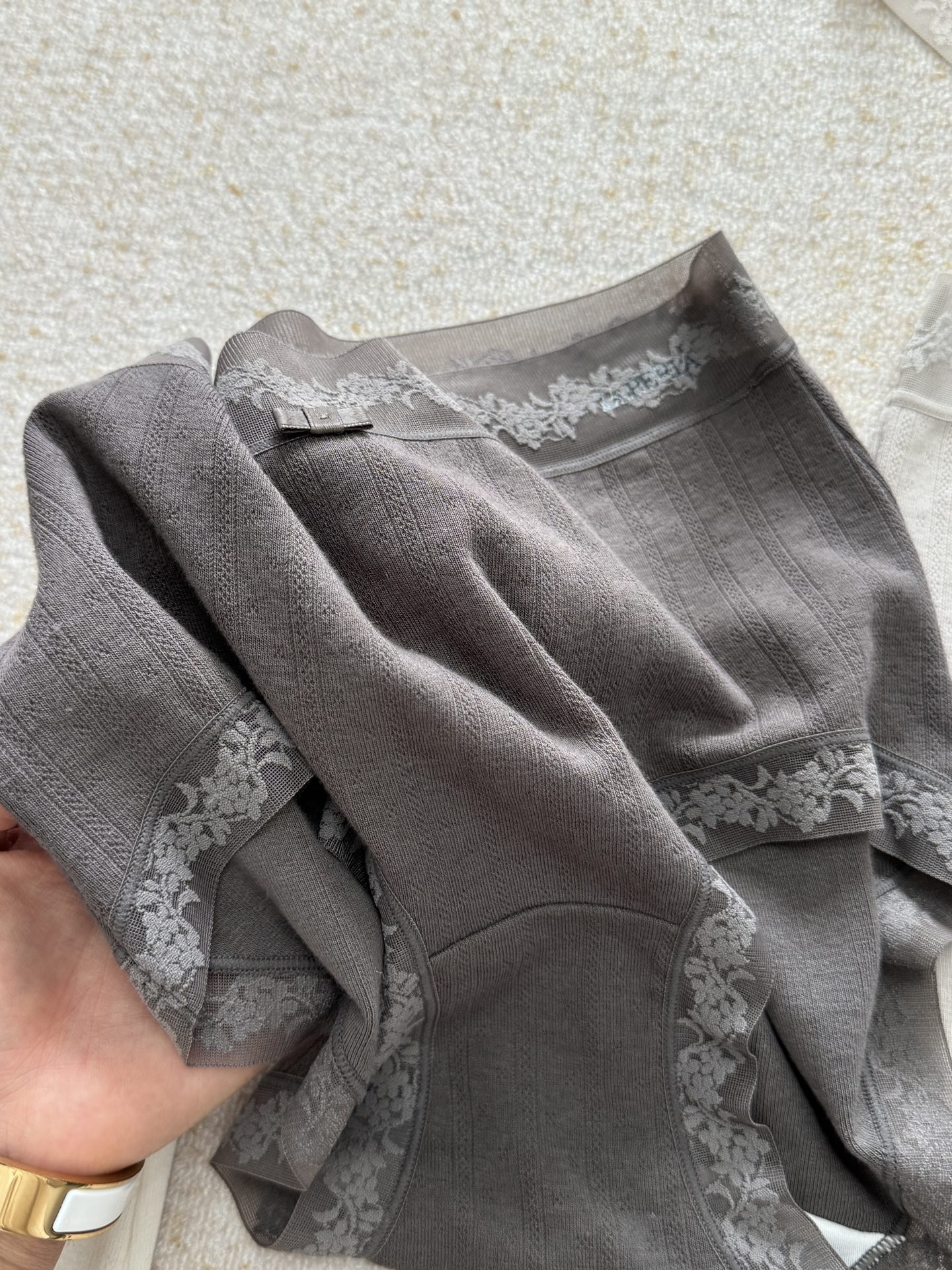 NO:310835,High appearance, ceiling-level comfort, breathable, high elastic and thin modal fabric, spliced ​​with traceless light lace mesh belt,,alexander wang19860909高颜值,天花板级别的舒适,透气高弹轻薄莫代尔布料,拼接无痕轻薄蕾丝网纱腰带,,,alexander wang,Women's clothing