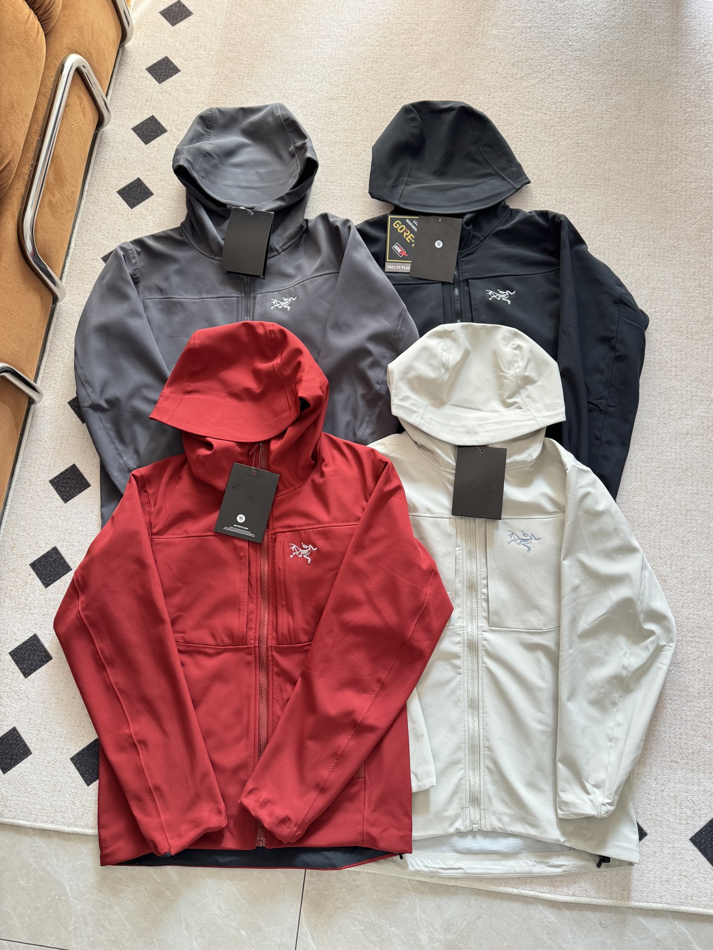 NO:311859,The helmet is compatible with StormHood 