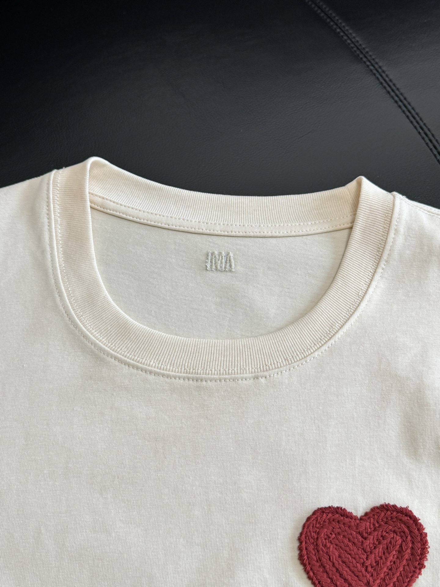 NO:312328,The fabric is made of cotton, which is very comfortable on the upper body. The quality is very good, skin-friendly and comfortable, and it is not easy to wrinkle. The overall texture is shown. You will know it is a good thing as soon as you receive the goods. You will definitely be satisfied~, alexander wang19860909面料采用棉面料,上身很舒服.质量非常好,亲肤舒适不易皱,整体显质感,收到货一掂就知道是好东西,绝对会满意～,,alexander wang,Women's clothing