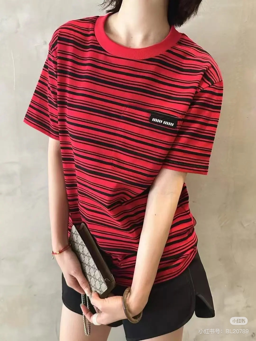 NO:321759,This red striped Zundu is also very good, it is a perfect white artifact!  ,alexander wang19860909这件红色条纹尊嘟也太不错了 妥妥显白神器！,,alexander wang,Women's clothing