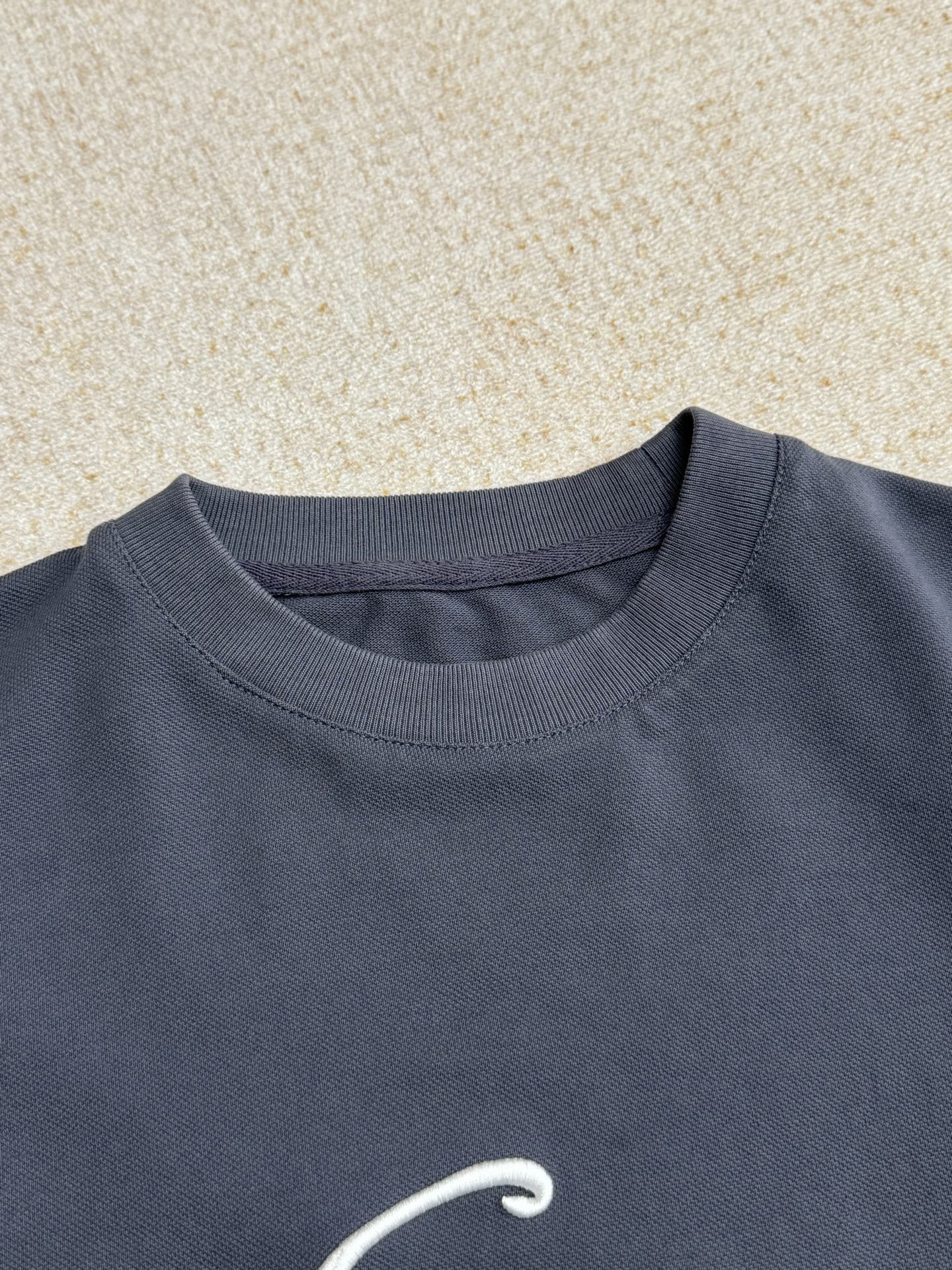 NO:324075,It is made of cotton fabric that is soft and soft, as light as feathers, bringing you different enjoyment of skin. Microfiber is delicate, smooth and smooth, moisture absorption, wrinkle and wear resistance, bright colors and good drape!  ,alexander wang19860909采用棉面料亲肤柔软,如同羽毛般轻盈、带给您肌缺不一样的享受 ,超细纤维,细腻光滑柔顺,吸湿抗皱耐磨 ,色彩明亮,垂坠性佳！,,alexander wang,Women's clothing