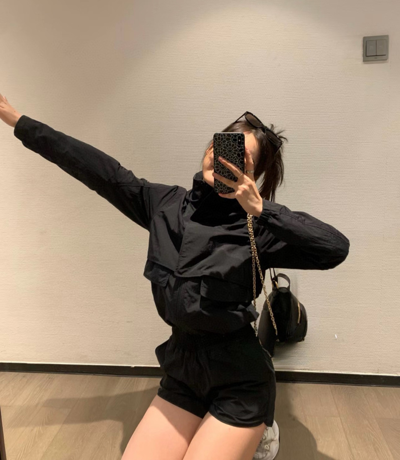 NO:324079,The whole dress is more casual and lazy!  Girls can easily control it, alexander wang19860909整件衣服更加随性、慵懒！无论是高个子还是小个子的女生都能轻松驾驭,,,alexander wang,Women's clothing