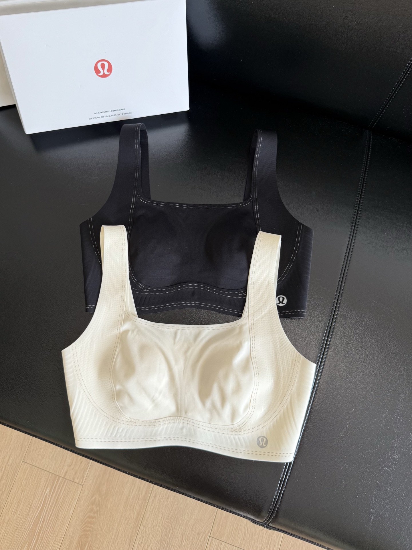 NO:327626,——Lulu rabbit ear cup bra vest~ To be honest!  It was captured at first sight, it looks super gentle and super high-end. It feels like nothing, it feels comfortable, light and comfortable, and is not bound by touch. 3D three-dimensional invisible jelly strip design, cloud-sensing black technology. Soft support rabbit ear cup bra, wears it with charming lines, traceless and beautiful back and no sense fit, showing neat lines. Daily outfits, outside and inside, milky white, black 2 colors. M code is suitable for 75ABC L code is suitable for 80ABC XL code is suitable for 85ABC Three code numbers.,,alexander wang19860909——Lulu兔耳杯文胸背心～ 实不相瞒！第一眼就被ta俘获了,看起来超温柔,超高级 旁若无物,裸感舒适,轻盈自在,不被束缚触拥 3D立体隐形果冻条设计,云感黑科技 软支撑兔耳杯bra,穿出迷人线条感,无痕美背无感贴合,展现利落线条 日常穿搭,外穿内搭都可 奶白,黑色2个颜色 M码合适75ABC L码合适80ABC XL码合适85ABC 三个码数.,,alexander wang,Women's clothing