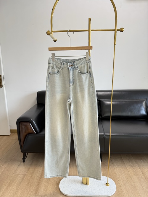 Vintage Wash Straight Leg Jeans, High-Quality Denim, Retro Style, Relaxed Fit 1 Vintage Wash Straight Leg Jeans, High-Quality Denim, Retro Style, Relaxed Fit