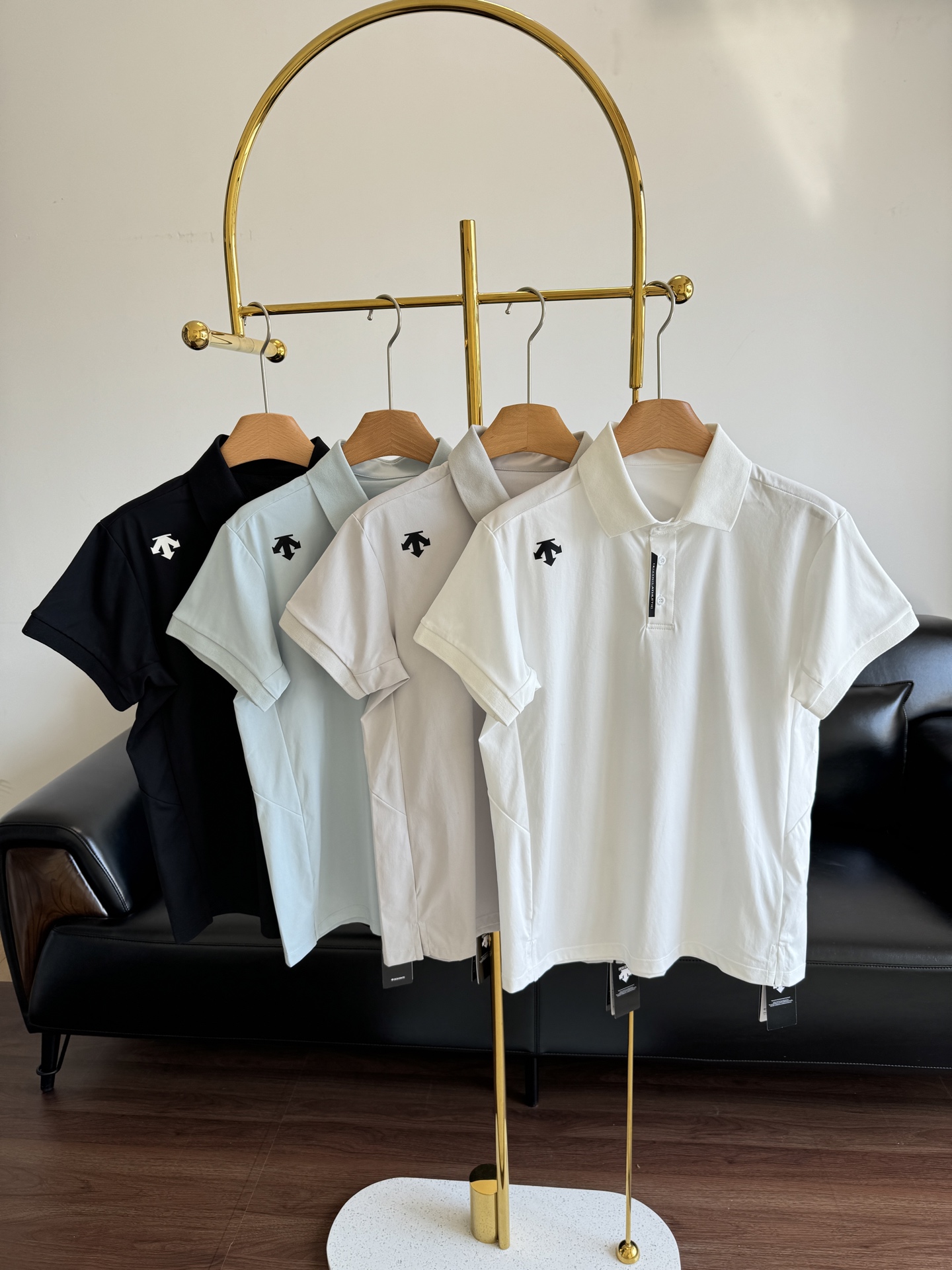 NO:333324,——DESCENTE Men's POLO shirt Men's polo is here. The upper body is super comfortable, the men's combination is good, and it has simple functions. It is comfortable and sporty and casual. It is suitable for people of all ages to wear. It is slim and loose to modify the body. The clothes are long to the middle and bottom of the hips, and you can be casual and sports commuting. The number of numbers m-3xl white gray blue black 4 colors, alexander wang19860909——DESCENTE迪桑特 男士POLO衫 男士polo它来了 上身超级舒服,男士搭配良品 兼具简约功能.舒适性强.既运动又休闲.适合多种场合多种年龄段人士穿着. 穿起来修身有有松量修饰身形,衣长到臀中下,休闲运动通勤都可, 码数m-3xl 白色 灰色 蓝色 黑色4色,,alexander wang,Women's clothing