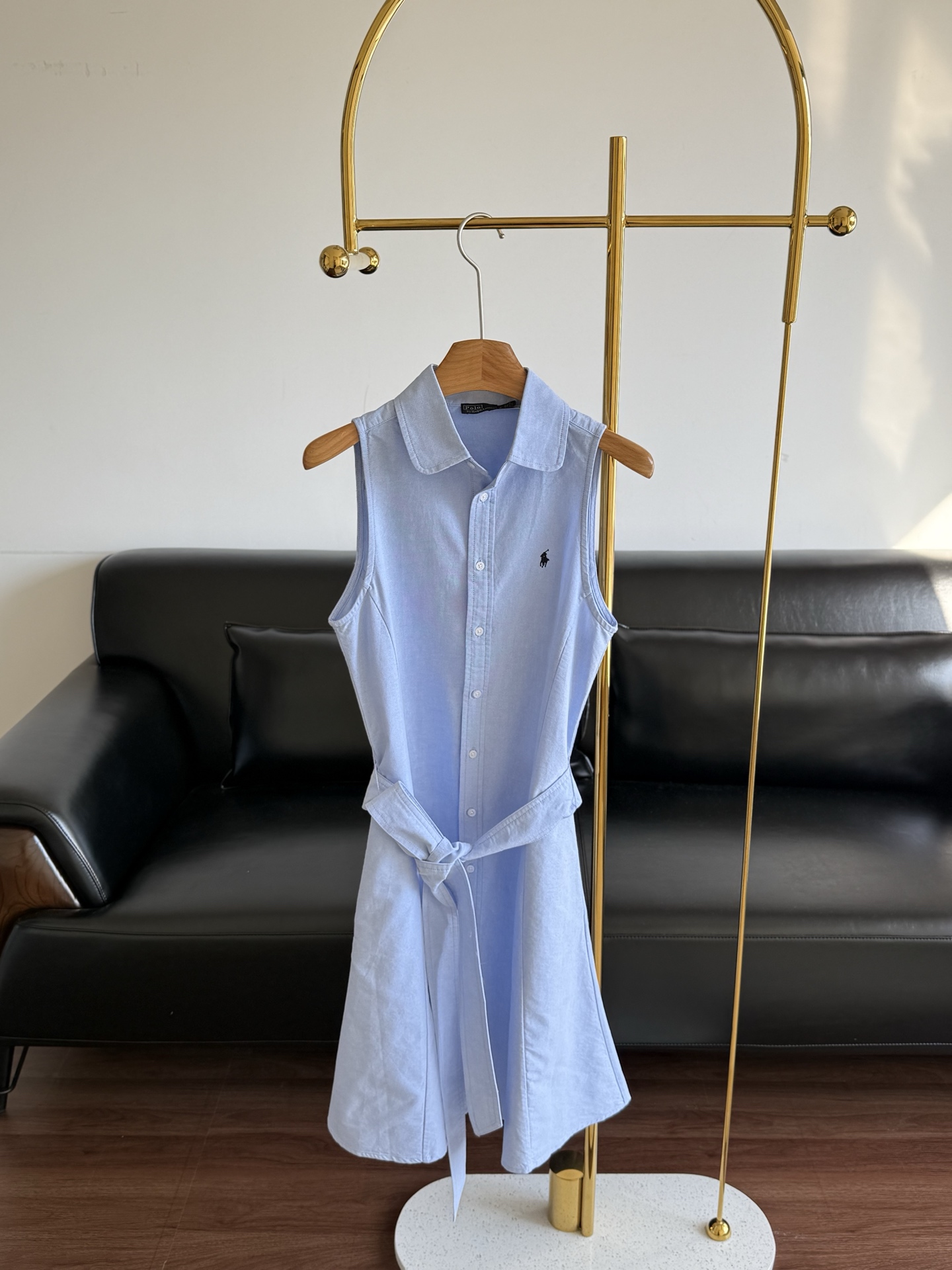 NO:334016,——Ralf Lauren 25 vest shirt skirt It's really hard not to love it. The new blue color scheme is too refreshing and beautiful. Summer is really impossible to resist the pure blue skirt. It's natural and relaxing and pure and elegant. The waist-removing umbrella skirt is paired with a tie. It's really a waistline. The upper body is a small waist essence. The small skirt that must be bought this year. Size 2 4 6,, skirts, shirts, alexander wang19860909——拉夫劳伦 25背心衬衫裙 真的很难不爱 新款蓝色配色太清爽好看了 夏日真的无法抵抗清纯小蓝裙子 很自然松弛的感觉又不失清纯优雅 收腰伞裙搭配系带 真的很掐腰线 上身妥妥的小腰精 今年必须入手的小裙子了 码数2 4 6,,skirts,shirts,alexander wang,Women's clothing