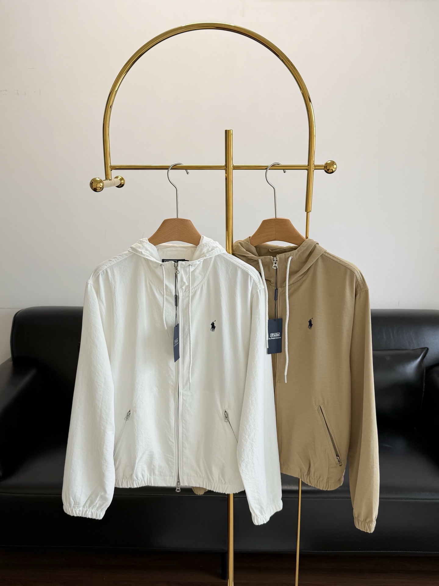 NO:335143,——rah lauren Zipper Jacket Jacket Many top-fitting bloggers recommend it, the casual style and street trend elements are perfectly integrated, which is very suitable for neutral outfits. The fabric texture of the jacket is very good and comfortable to wear. It is a very versatile jacket. The four-season evergreen style is safe to buy, and the retro is never out of date!  sml khaki white,,jackets & coats,jackets & coats,alexander wang19860909——rah lauren拉夫 拉链夹克外套 众多穿搭博主上身推荐,休闲风格和街头潮流元素完美融合,非常适合中性 穿搭.外套的面料质感十分出色,穿着舒适,是一款非常百搭的外套.四季常青款放心入手,复古永不过时！ 码数sml 卡其 白色,,jackets & coats,jackets & coats,alexander wang,Women's clothing