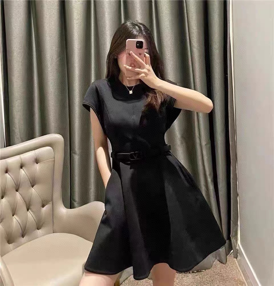 NO:857189,Simple, elegant and non-selective, it is an inclusive style that everyone can wear and look good on.,,19860909简洁大方不挑人,人人都可以穿得好看的包容款.,,,Women's clothing