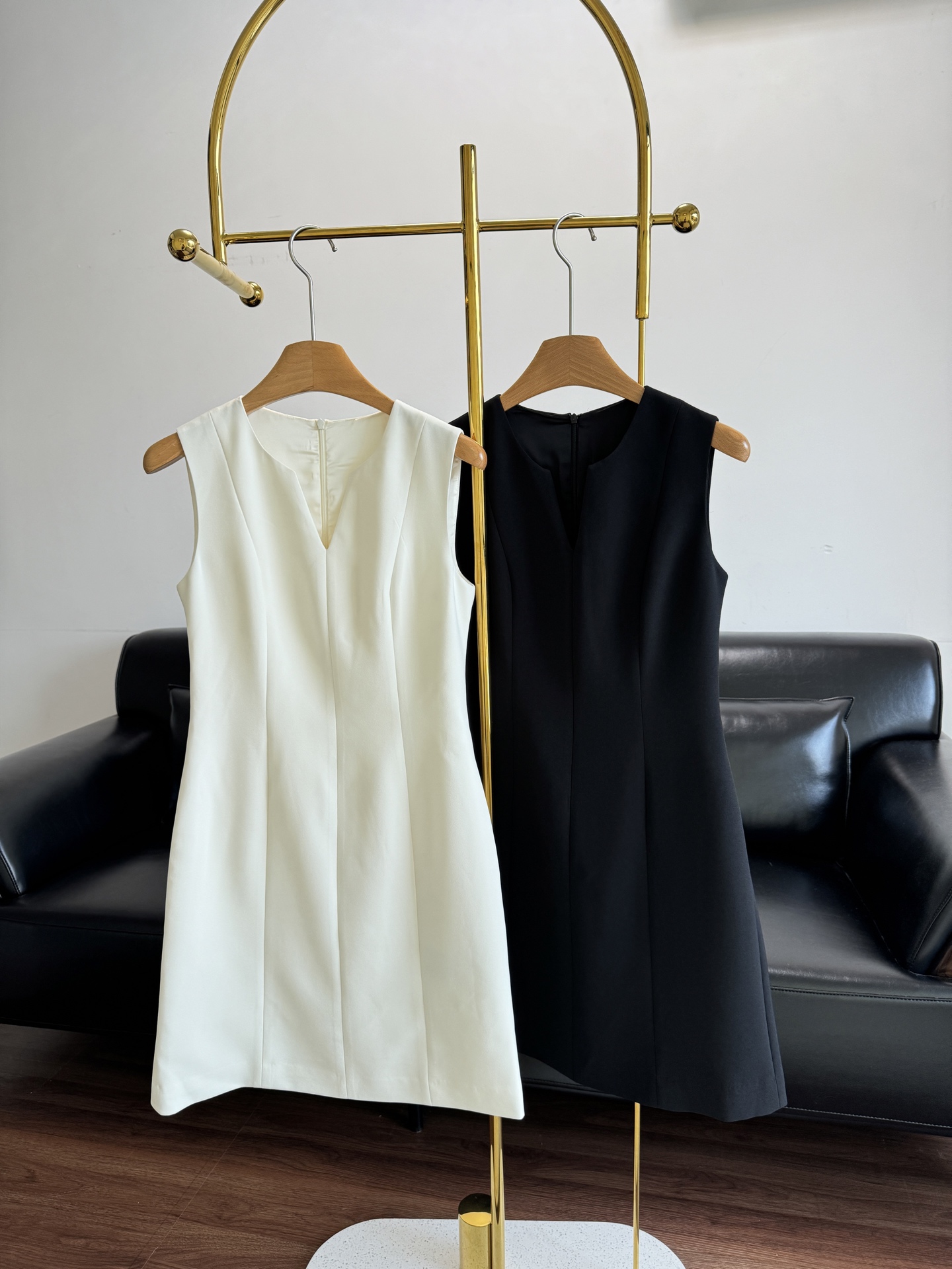 NO:430340,——Theory 2025 early autumn new women's clothing, triacetate blended dress, commuting workplace outfit | effortless and no mistakes, must be a small white dress!! Very strong three-dimensional cutting!  !  So capable and neat!  So you can clearly feel this exquisite atmosphere!  !  Stack all the praise words such as gentle, atmospheric, simple and advanced! Code s-xl white black, skirts, alexander wang19860909——Theory 2025早秋新品女装 三醋酯混纺连衣裙 通勤职场穿搭|不费力不出错必须是小白裙!! 非常强的立体裁剪！！好干练利落！ 所以你能明显感觉到这种精致气息！！ 把温柔大气简约高级等赞美词全部堆积给它! 码数s-xl 白色 黑色,,skirts,alexander wang,Women's clothing