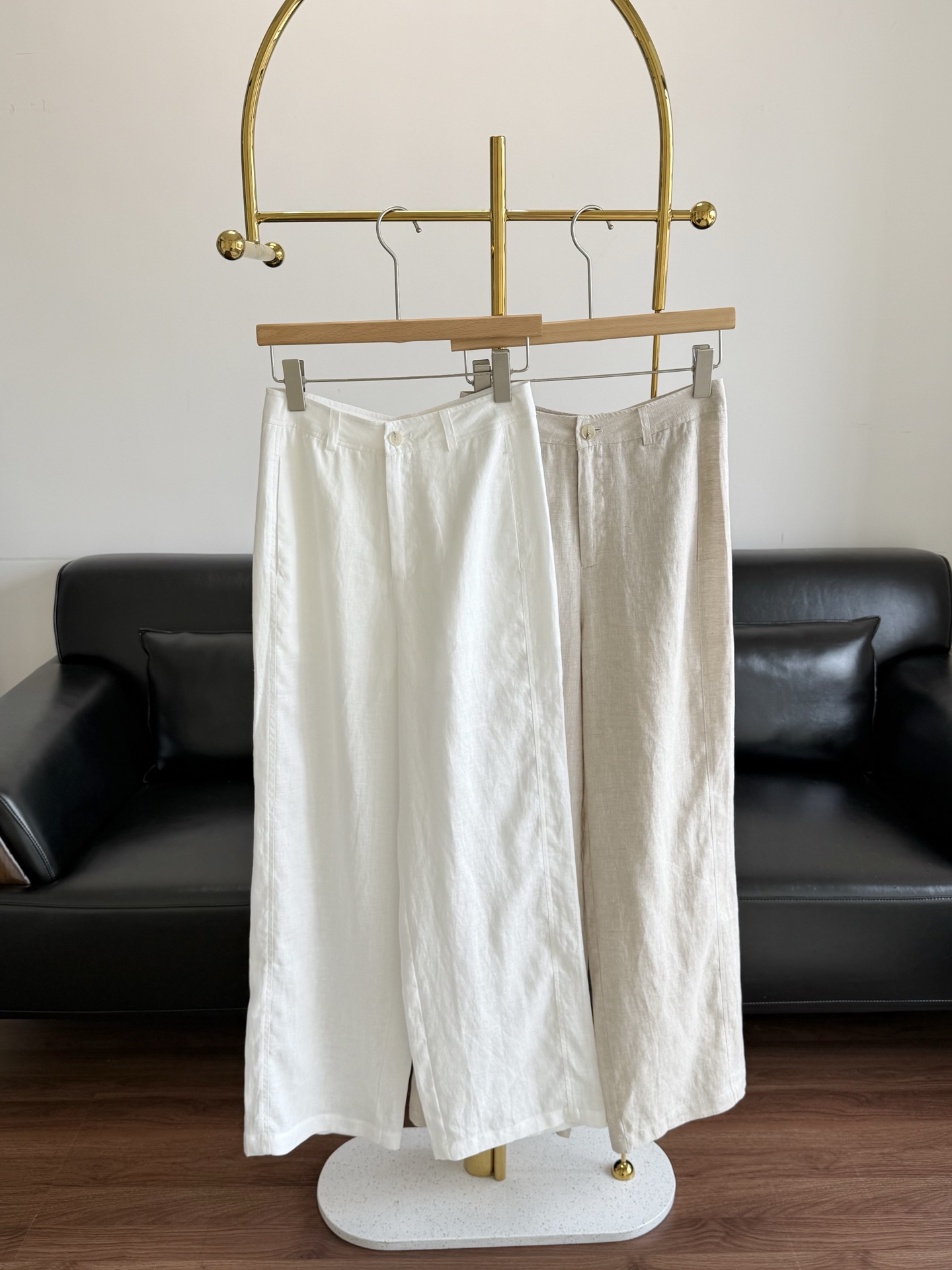 NO:431748,——throw wide-leg linen trousers Lazy summer linen wide-leg pants!  !  Three-dimensional high waist!  Visually extend the leg lines to highlight the body proportions!  !  The fabric is soft and comfortable!  Comfortable to skin!  !  !  Code s-xl white oat color, alexander wang19860909——throw 阔腿亚麻长裤 慵懒味十足的夏季亚麻阔腿裤！！ 立体高腰！视觉延长腿部线条凸显身材比例！！ 面料柔软舒适！令肌肤上瘾的舒适度！！！ 码数s-xl 白色 燕麦色,,alexander wang,Women's clothing