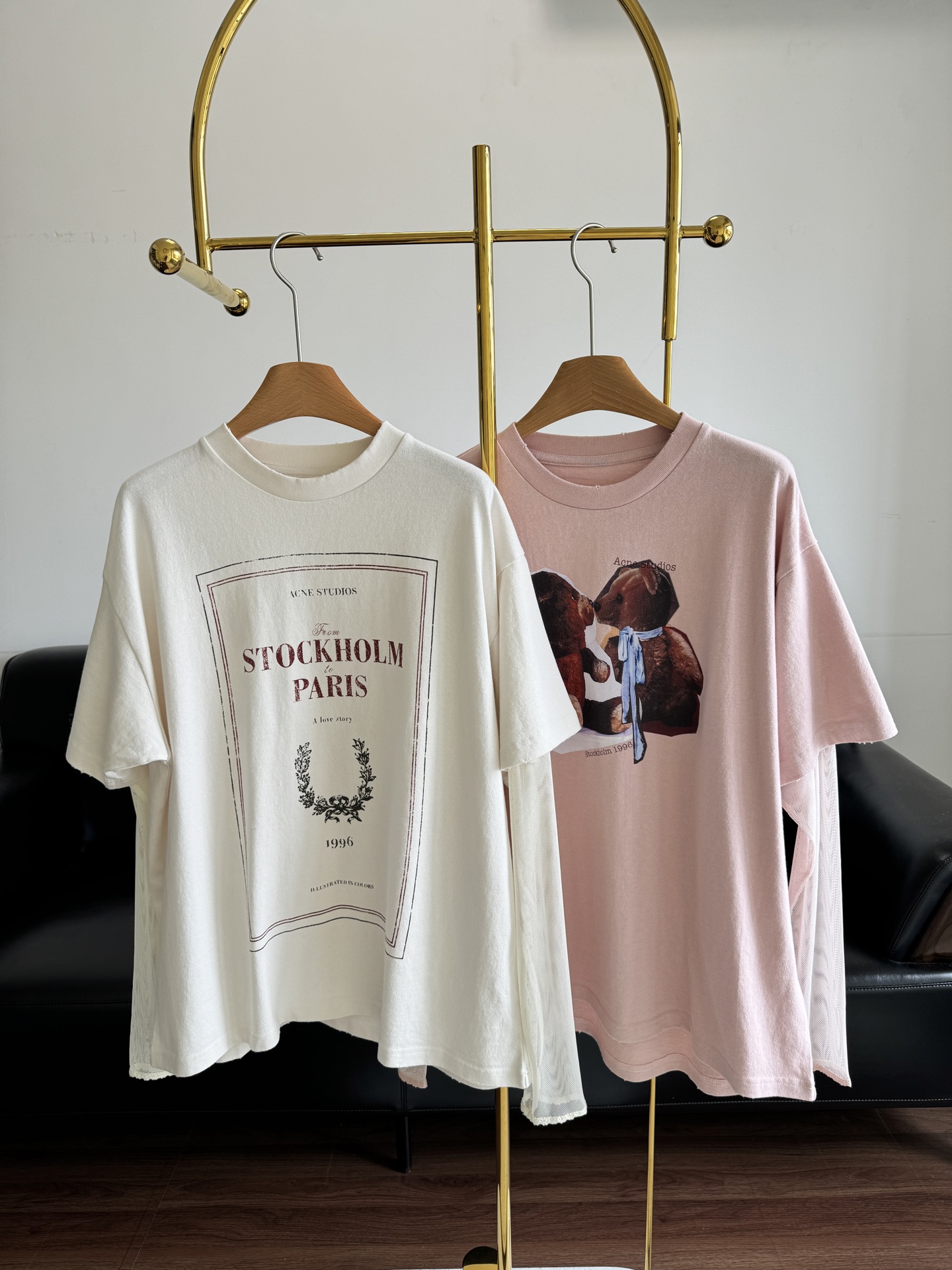 NO:432549,——Acne Studios Retro logo printed loose fake two-piece long-sleeved mesh T-shirt This fake two-piece has been really too popular in recent years. The clothes are the least picky to wear. As long as you like, you can wear them all the time. The upper body is clean and tidy and refreshing!  Code sml, acne studios,dior,tees,t-shirt,alexander wang19860909——Acne Studios 复古徽标印花宽松假两件长袖网纱T恤 这种假两件近年来真的太火 衣服最不挑人穿,只要你喜欢可以一直穿,上身干净整洁有一种清爽！ 码数sml,,acne studios,dior,tees，t-shirt,alexander wang,Women's clothing