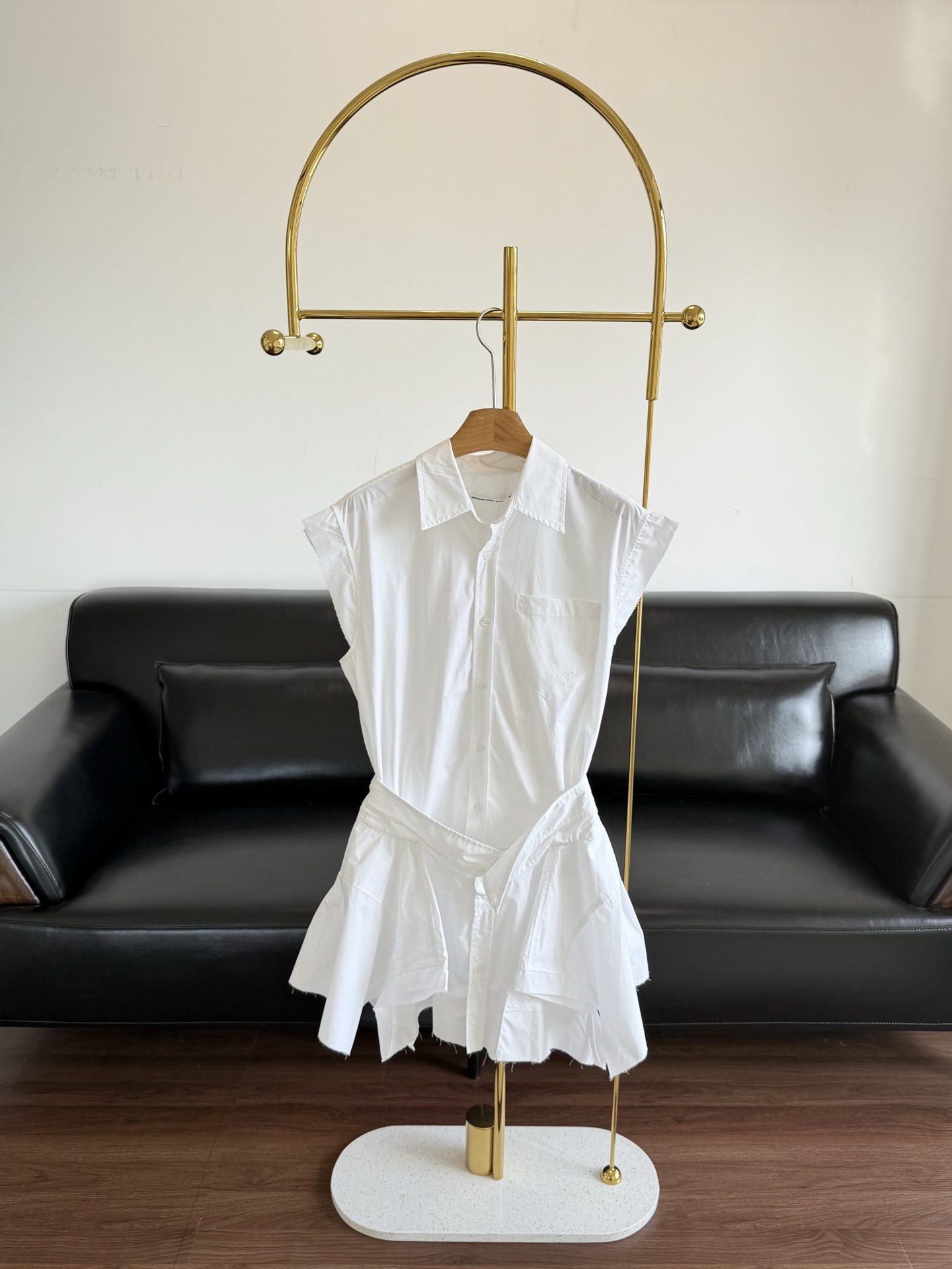 NO:440284,——The King irregular splicing cotton poplin shirt dress. The details of the whole piece with pockets are too heavy-duty. The style makes it look taller and thinner, and the shape is also very high-end. One piece is enough to be highlighted when going out. The King is a must-have for sweet and cool girls. Size sml, alexander wang, skirts, shirts, alexander wang19860909——大王 不规则拼接棉府绸衬衫连衣裙 胸口带口袋一整件的细节太重工啦,版型显高显瘦,造型也很高级,出门一件足够有亮点了,大王甜酷女孩必备 码数sml,,alexander wang,skirts,shirts,alexander wang,Women's clothing