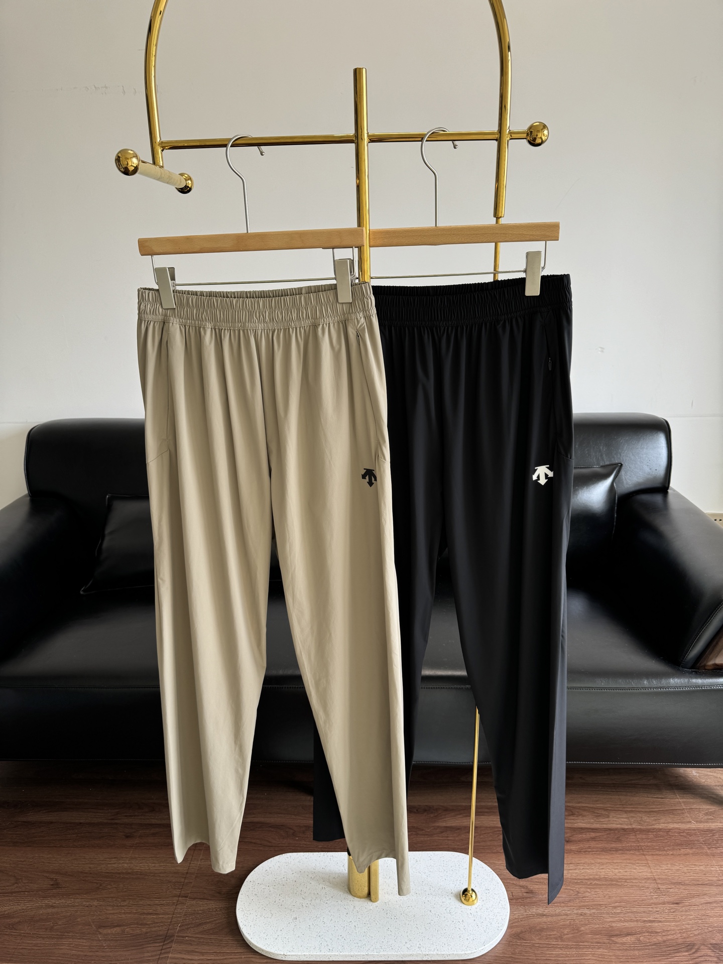 NO:443463,——Disante men's quick-drying trousers. Absolutely high-quality men's pants, so you can't stop struggling with your eyes closed!  Wear everyday, versatile and practical, not picky, not picky, with elastic waist design, full of outdoor sports style, the whole pair of pants is comfortable and three-dimensional tailored, very light, and can be worn for daily training, technology quick-drying fabric, good comfort in the upper body, and great body feel, a pair of versatile pants for men!  Code number m-3xl, alexander wang19860909——迪桑特 男款速干长裤 绝对的高品质男裤哈,闭眼入不踩雷！日常百搭实穿,不挑搭配不挑人,松紧腰设计哈,满满的户外运动风格,整条裤子采用舒适立体剪裁,非常的轻盈,日常、训练都可以穿,科技速干面料,上身舒适性很好,体感巨赞的哈,男士人手一条的百搭好裤子！ 码数m-3xl,,alexander wang,Women's clothing