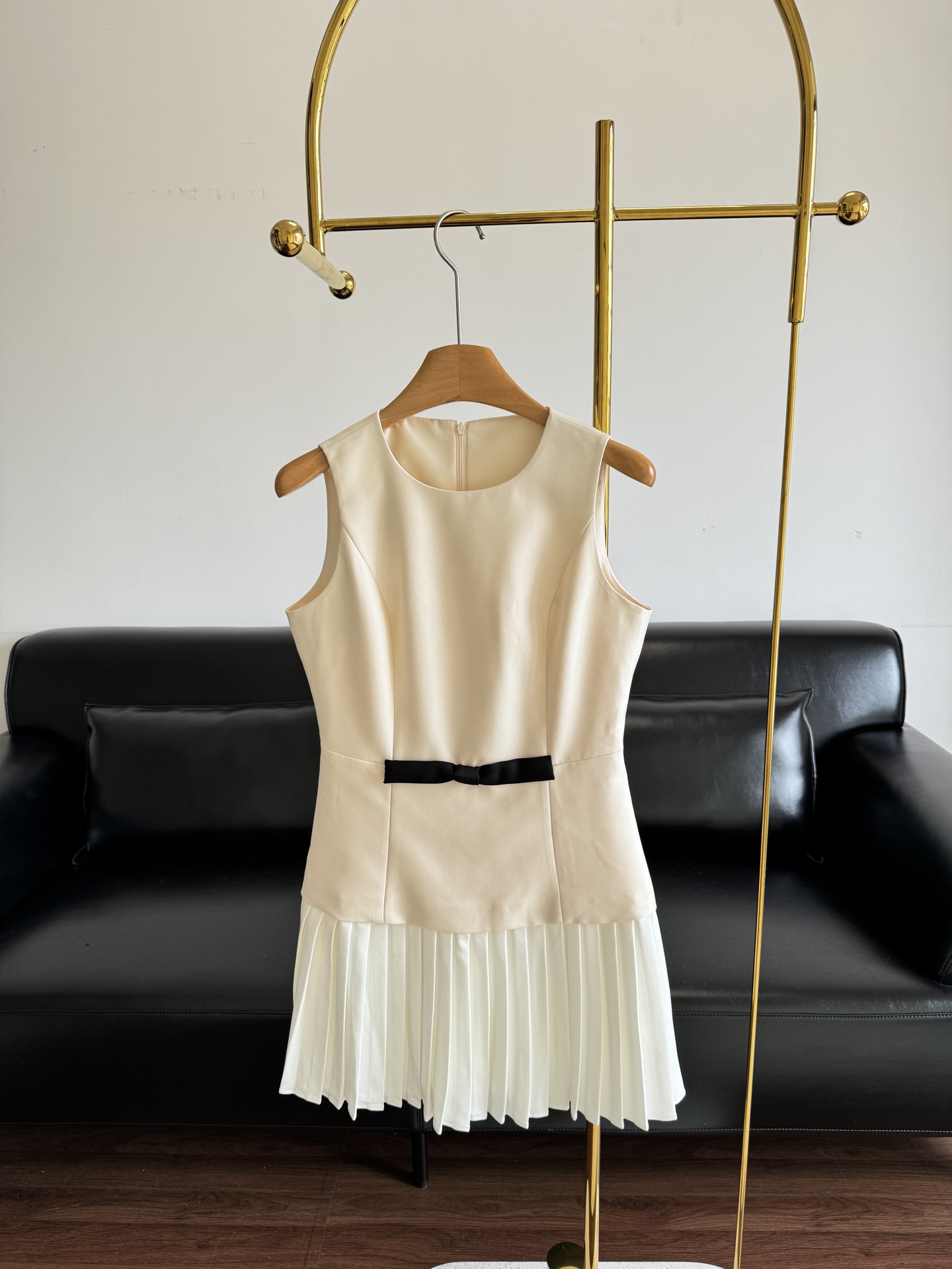 NO:444433,——MAI DIRE MAI original design sleeveless dress, white moonlight outfit!  This year's bow elements are really beautiful and eye-catching, and they are so chubby and elegant!  A delicate and simple set! The atmosphere of a rich lady is full of joy!  A versatile fairy skirt that can be worn on daily dates or occasions. Size sml, skirts, alexander wang19860909——MAI DIRE MAI原创设计无袖连衣裙 白月光穿搭！今年蝴蝶结元素真的好美好吸睛,真嘟很有气质！精致又简约的一套! 富家大小姐氛围感拉满！日常约会或场合都可以穿搭的百搭仙女裙 码数sml,,skirts,alexander wang,Women's clothing