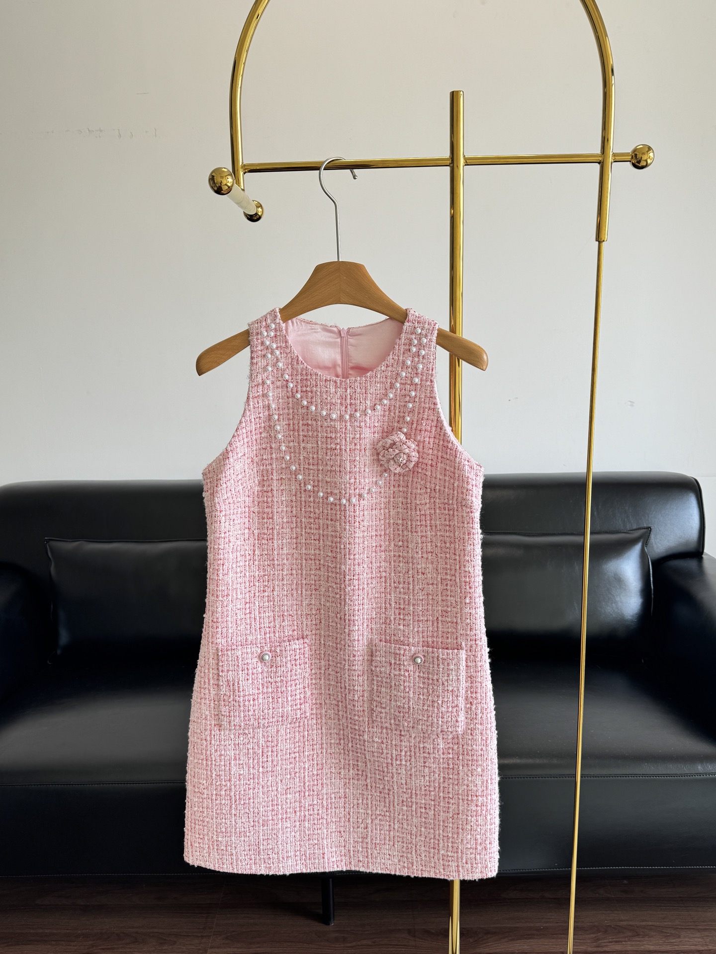 NO:449839,——Chan*l 25Ss Pearl Flower Tweed Vest Dress ｜Exquisite and rich-grained, pink color matching with small round neck design, showing playful and cute ~The tweed fabric is cut, the style is more three-dimensional and stylish. A dress from Giant Heavy Industry, size sml, chanel, skirts, alexander wang19860909——Chan*l 25Ss 珍珠花朵粗花呢背心连衣裙 ｜精致千金感,粉嫩配色搭配小圆领设计 尽显俏皮可爱~粗花呢面料裁剪 版型更加立体有型 巨重工的一款连衣裙, 码数sml,,chanel,skirts,alexander wang,Women's clothing