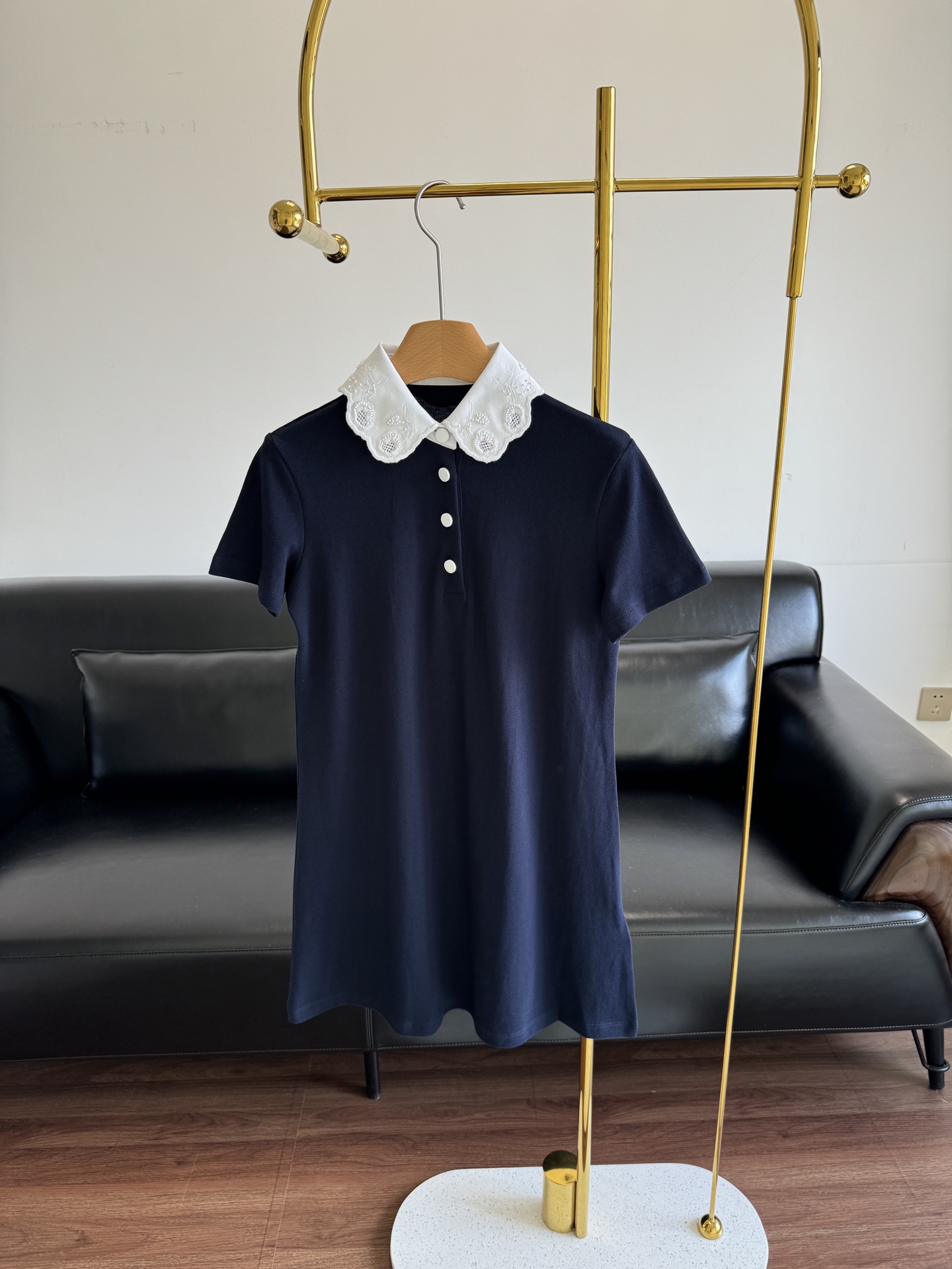 NO:454657,——Polo lace neck dress. Straight-tube style. It is too inclusive to the figure. It is light, comfortable, breathable and easy to wear. It is full of high-end feeling. The lace neck design makes the whole skirt more fashionable and generous~ Size sml, skirts, alexander wang19860909——polo蕾丝领口连衣裙 直筒版型的Polo款式 对身材的包容性太强了 轻薄舒适透气好穿 高级感满满 蕾丝领口设计感 让整件裙子更加时尚大方～ 码数sml,,skirts,alexander wang,Women's clothing