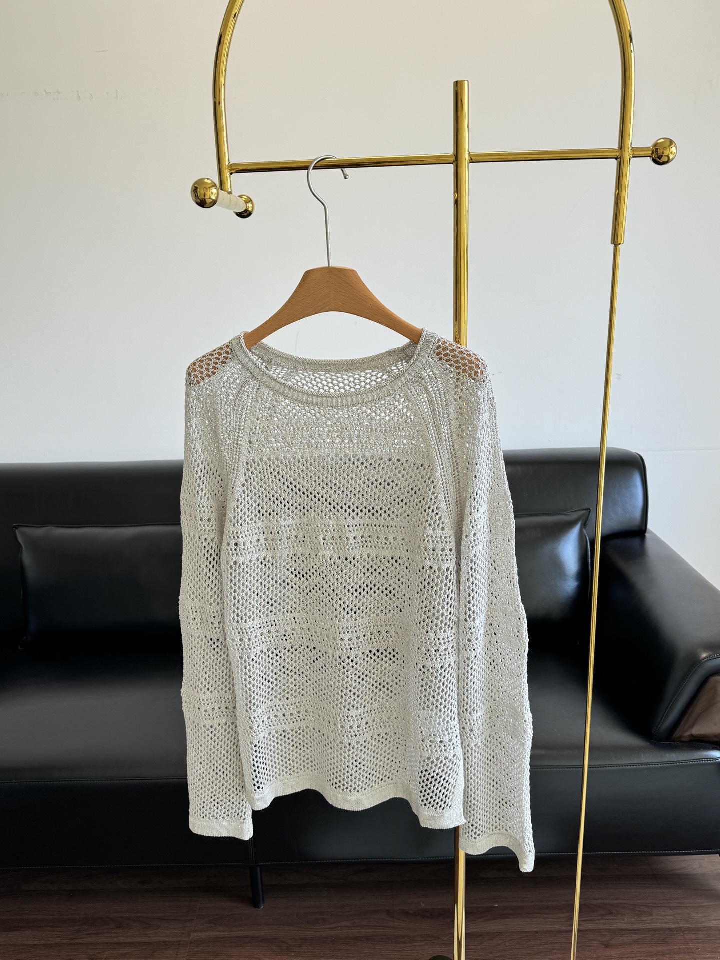 NO:456004,——ICEDUST hollow long-sleeved shirt for women 25PF series early autumn new thin design niche loose tops. This kind of hollow sweater with a sense of atmosphere is indispensable for daily outfits!  Full of personality charm, it is easy to show personal outfit charm!  A little sexy with a little lazy taste!  Absolutely!  I want to wear it on a daily basis and traveling, it's so comfortable~ SML, alexander wang19860909——ICEDUST 镂空长袖罩衫女25PF系列早秋新品薄款设计感小众宽松上衣 日常的穿搭少不了一件这样的氛围感镂空针织衫！充满个性的魅力,很容易就能展现个人穿搭魅力！带点慵懒味道的小性感！ 绝绝了！日常和旅游都想穿它,太舒服了～ 码数sml,,alexander wang,Women's clothing