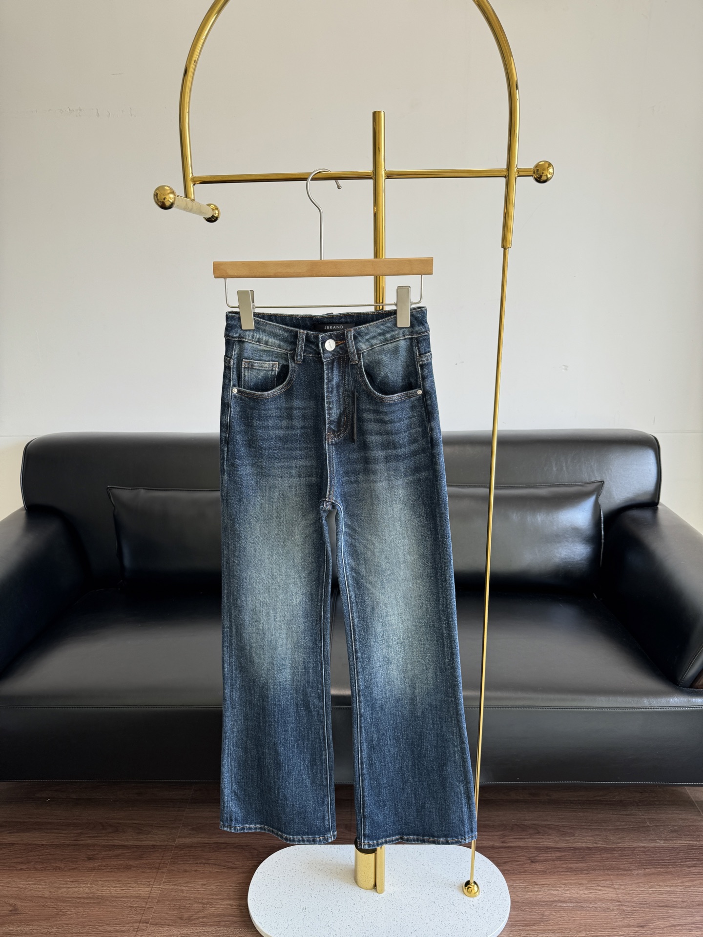 NO:477403,——J brand High stretch high waist flared jeans This pair of retro micro flared jeans is so good!  Huge slim!  !  High waist to navel, long pants 102-104 to heels, with a goddess C-position aura, bent legs, thick legs, muscles, especially friendly denim bell-bottom pants that can practice yoga ~ Size s-2xl,,jeans,alexander wang19860909——J brand 高弹力高腰喇叭牛仔裤 这条复古微喇叭牛仔裤太好了！巨显瘦！！ 高腰到肚脐 裤长 102-104到脚跟 自带女神C位气场  对腿弯 腿粗 肌肉 小腿特别友好 可以练瑜珈的牛仔喇叭裤 ～ 码数s-2xl,,jeans,alexander wang,Women's clothing