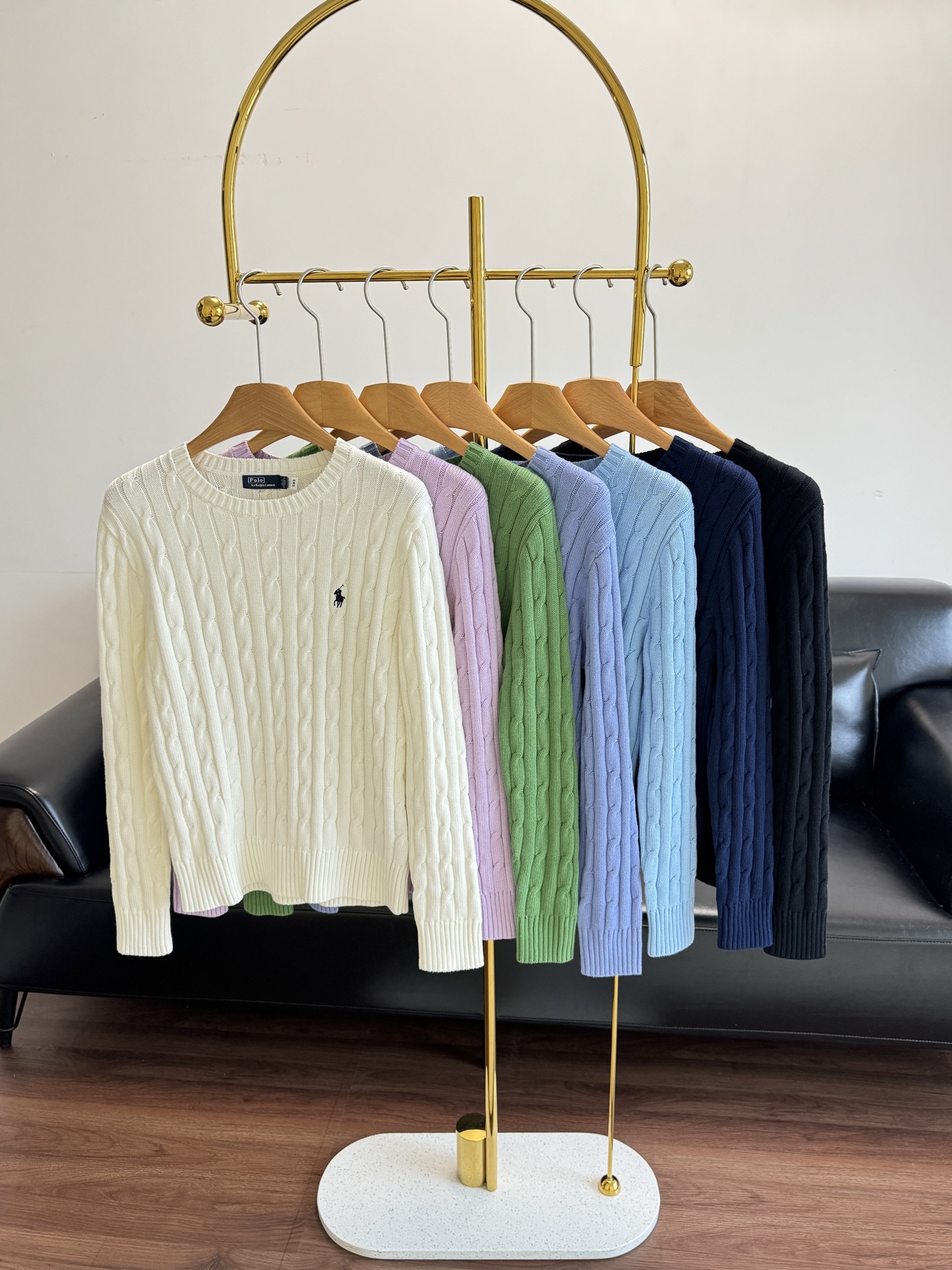 NO:494804,——Ralph Lauren/Ralph Lauren Pony embroidered long-sleeved sweater The autumn is getting stronger. How can you do without a beautiful sweater!  Whoever wears it looks good!  Not picky about skin tone!  Don't pick on body shape!  It’s very beautiful to wear alone. If you wear it layered, you can wear it with fashionable bottoms and you can feel fashionable even if you match it. I like it!  Count sml, loro piana, alexander wang19860909——Ralph Lauren/拉夫劳伦 小马标刺绣长袖针织衫 秋意渐浓 没有一件美美的针织衫怎么行！谁穿谁好看！不挑肤色！不挑身材！单穿就很wan美了.叠穿那样就geng时髦下装随便搭配都能穿出时髦感的~tai喜欢了！ 码数sml,,loro piana,alexander wang,Women's clothing