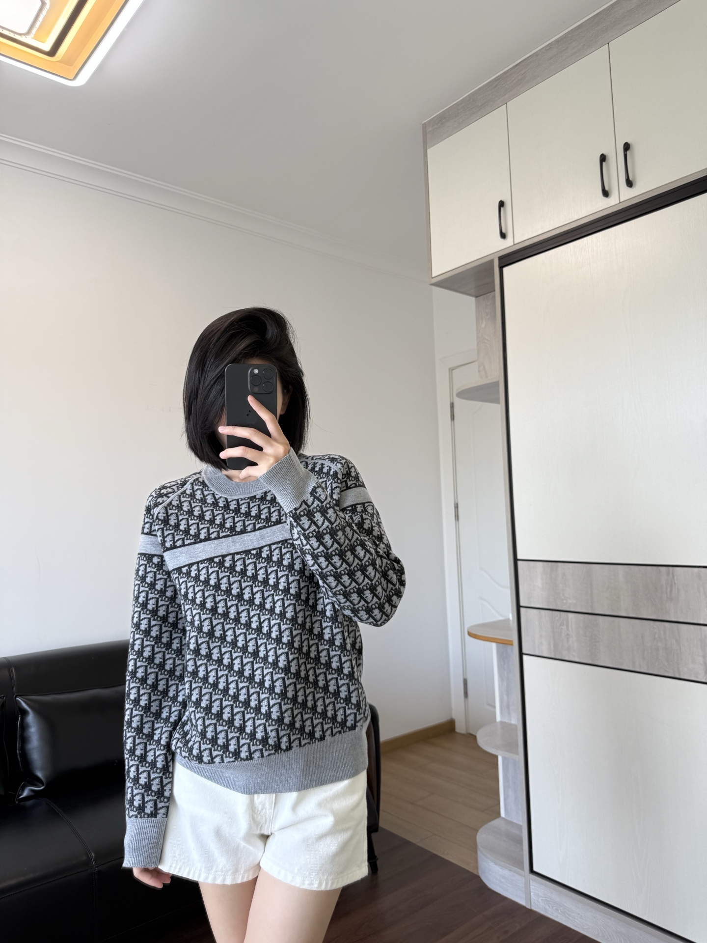 NO:498178,Model 166 98 wearing S size effect round neck lapel hooded trousers, hats, alexander wang19860909模特166 98穿S码效果 圆领翻领连帽长裤,,hats,alexander wang,Women's clothing