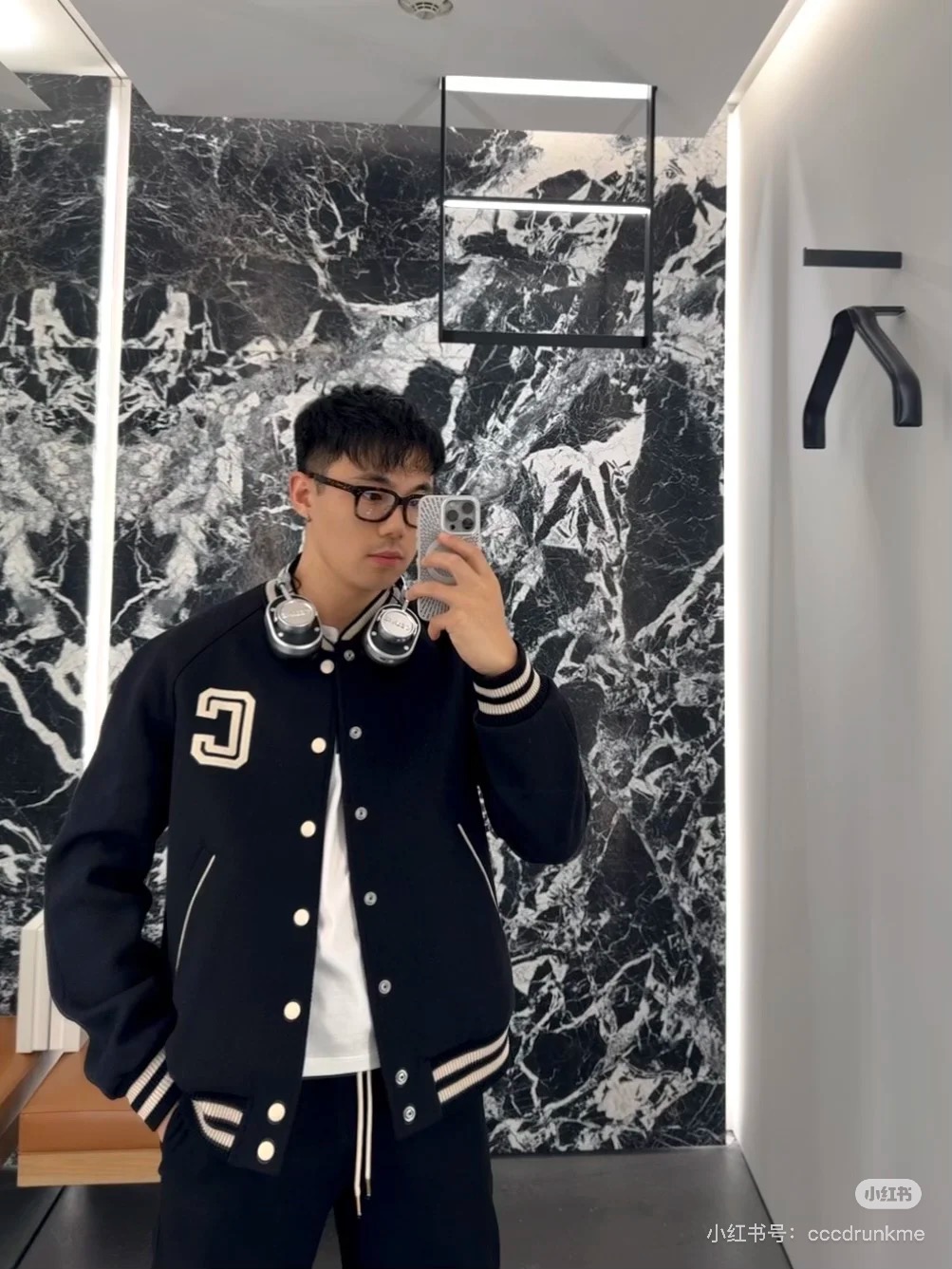 NO:500020,The whole contrasting color is really classic and beautiful!  Sisters who like American casualness can rush, alexander wang19860909整个撞色真的又经典又好看！喜欢美式休闲感的姐妹可以冲啦,,alexander wang,Women's clothing