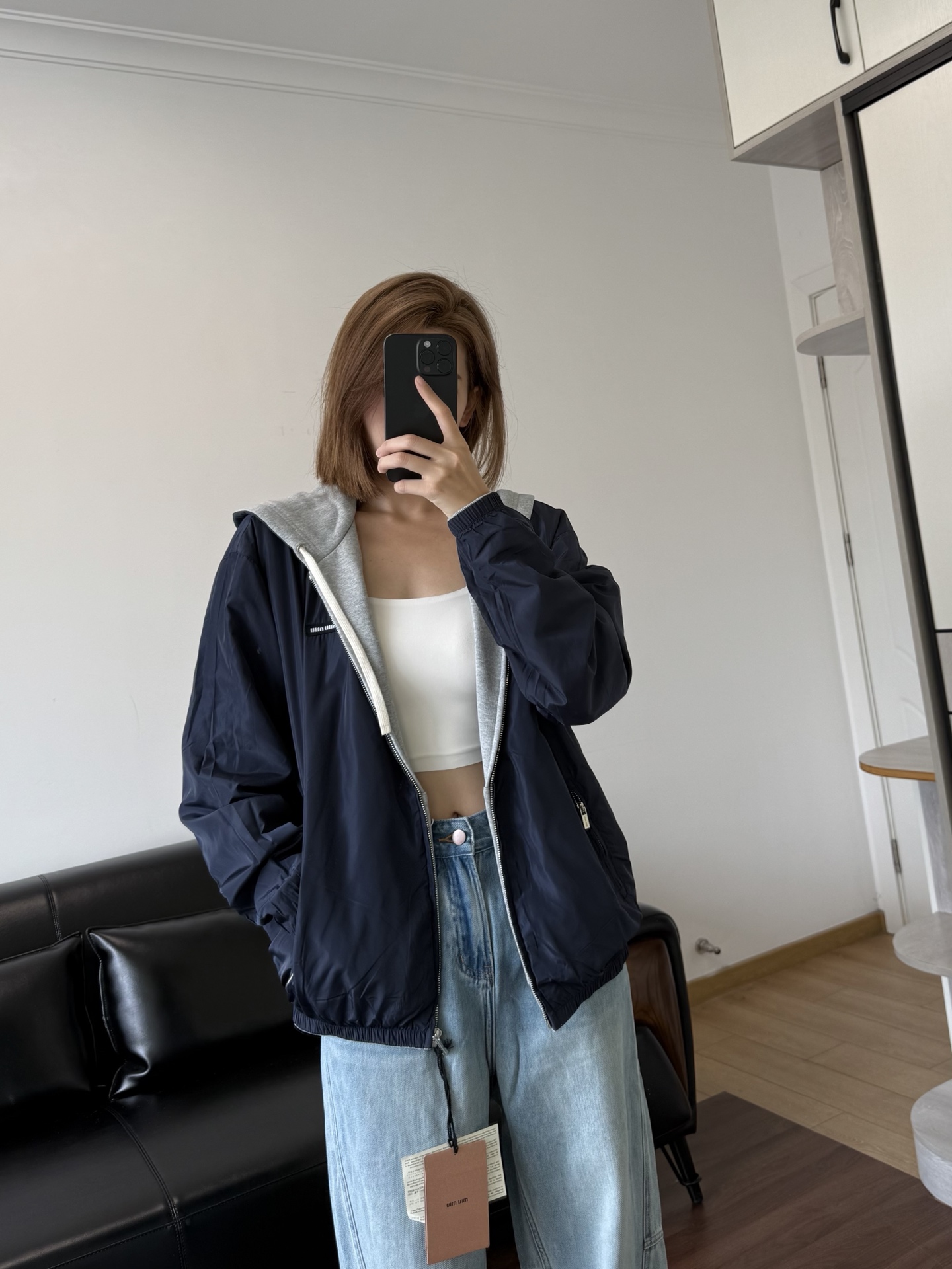 NO:545095,You can wear it on both sides. This kind of relaxed feeling can be worn with slim fit. You can also get one size bigger and make it more handsome. Alexander wang19860909双面可以穿 这种松弛感的可以穿修身的 也可以拿大一码会更帅,,alexander wang,Women's clothing