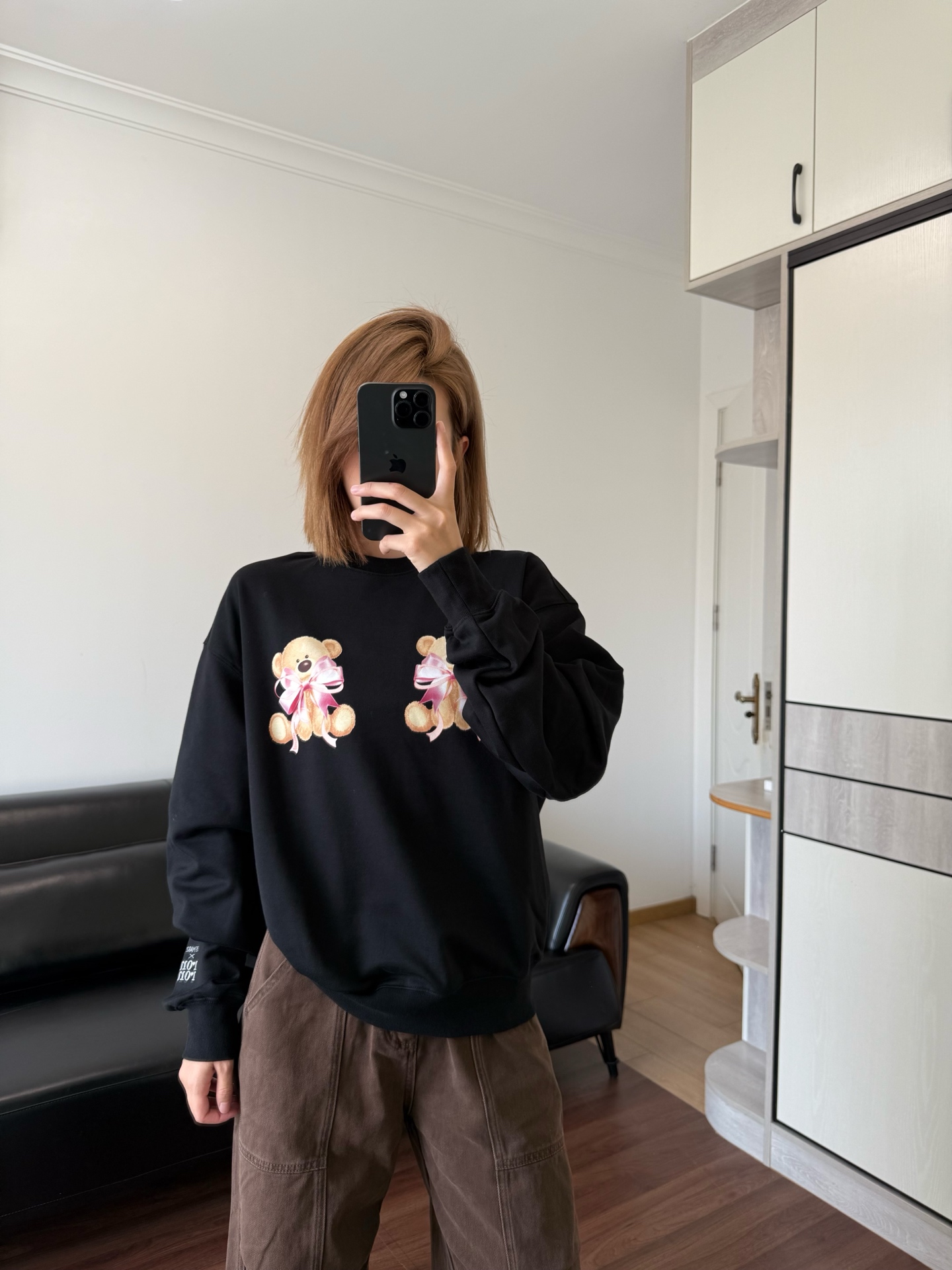 NO:560950,If you wear it in the true size, it will be more slim-fitting. This kind of sweatshirt can also be worn to create a loose effect, hoodie, sweatshirts, alexander wang19860909正码拿 会偏修身 这种卫衣也可以拍大穿出宽松效果,,hoodie,sweatshirts,alexander wang,Women's clothing