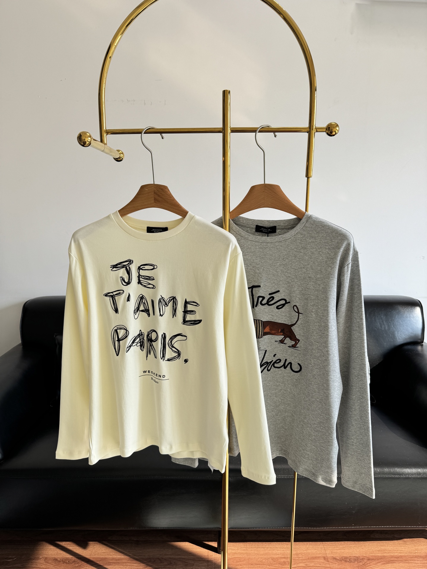 NO:561773,——Weekend MaxMara 25 autumn and winter letter embroidered long-sleeved T-shirt is versatile!  The skin-friendly cotton texture is super comfortable against the skin!  It has a lazy and casual feel and looks good no matter how you wear it. The perfect fusion of high quality and high craftsmanship, this style is a must-have. It is simple and stylish and looks great when worn under a jacket!  Size sml,,jackets & coats,tees,t-shirt,alexander wang19860909——Weekend MaxMara 25秋冬字母刺绣长袖T恤衫 万年百搭！亲肤感超棒的棉质亲肤质地,上身超级舒服！慵懒休闲感,怎么穿都好看啊 高品质和高工艺的完美融合, 这种款款式人手必入没商量 简约有型 搭在外套里很显衣品哦！ 码数sml,,jackets & coats,tees，t-shirt,alexander wang,Women's clothing