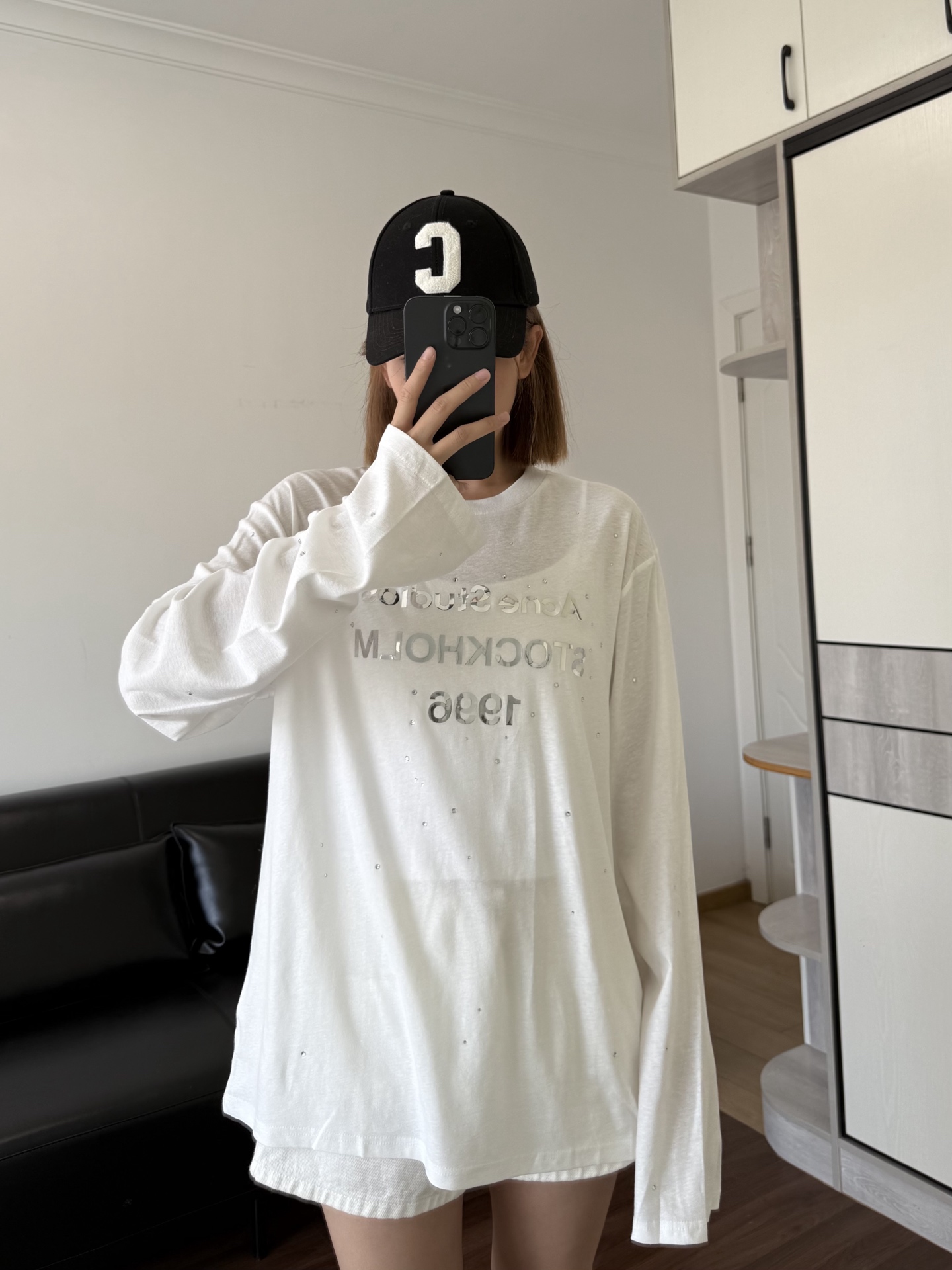NO:803769,The white color is a bit see-through, so just wear a true size. The dress itself is loose-fitting.19860909白色是有点微透的 正码拿就行 衣服本身就是宽松款,,,Women's clothing
