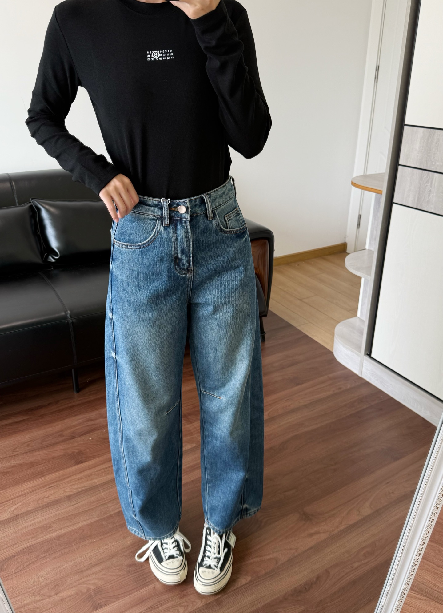 NO:586545,The model's waist is 68-70cm, so size S is a bit tight. Size M is more suitable,,alexander wang19860909模特腰围68-70穿这个S码有点紧身了 穿M码更合适,,alexander wang,Women's clothing