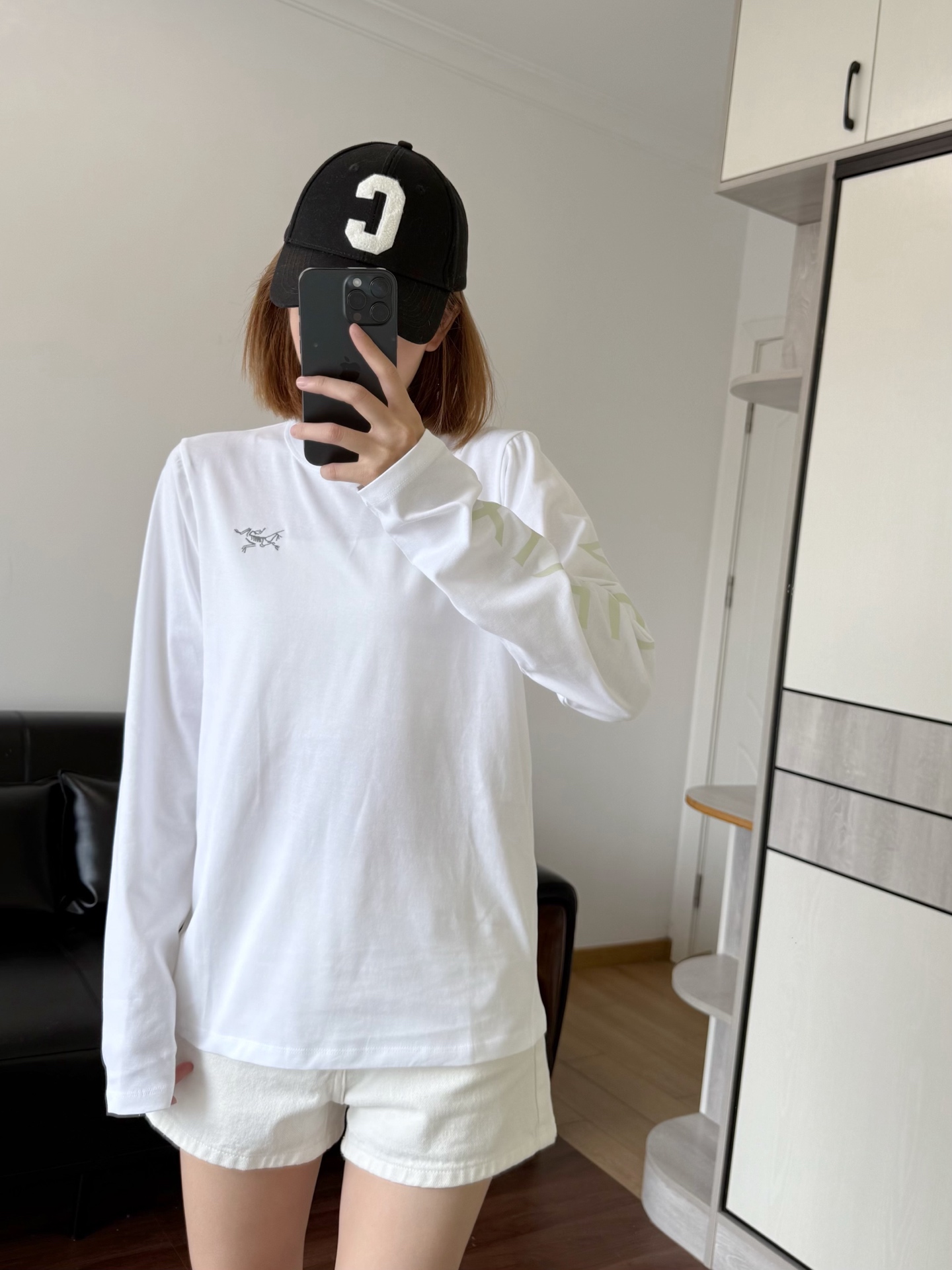 NO:566820,You can wear white underwear with flesh-colored underwear and it won’t show through, alexander wang19860909白色可以穿肉色内衣就不会透了,,alexander wang,Women's clothing