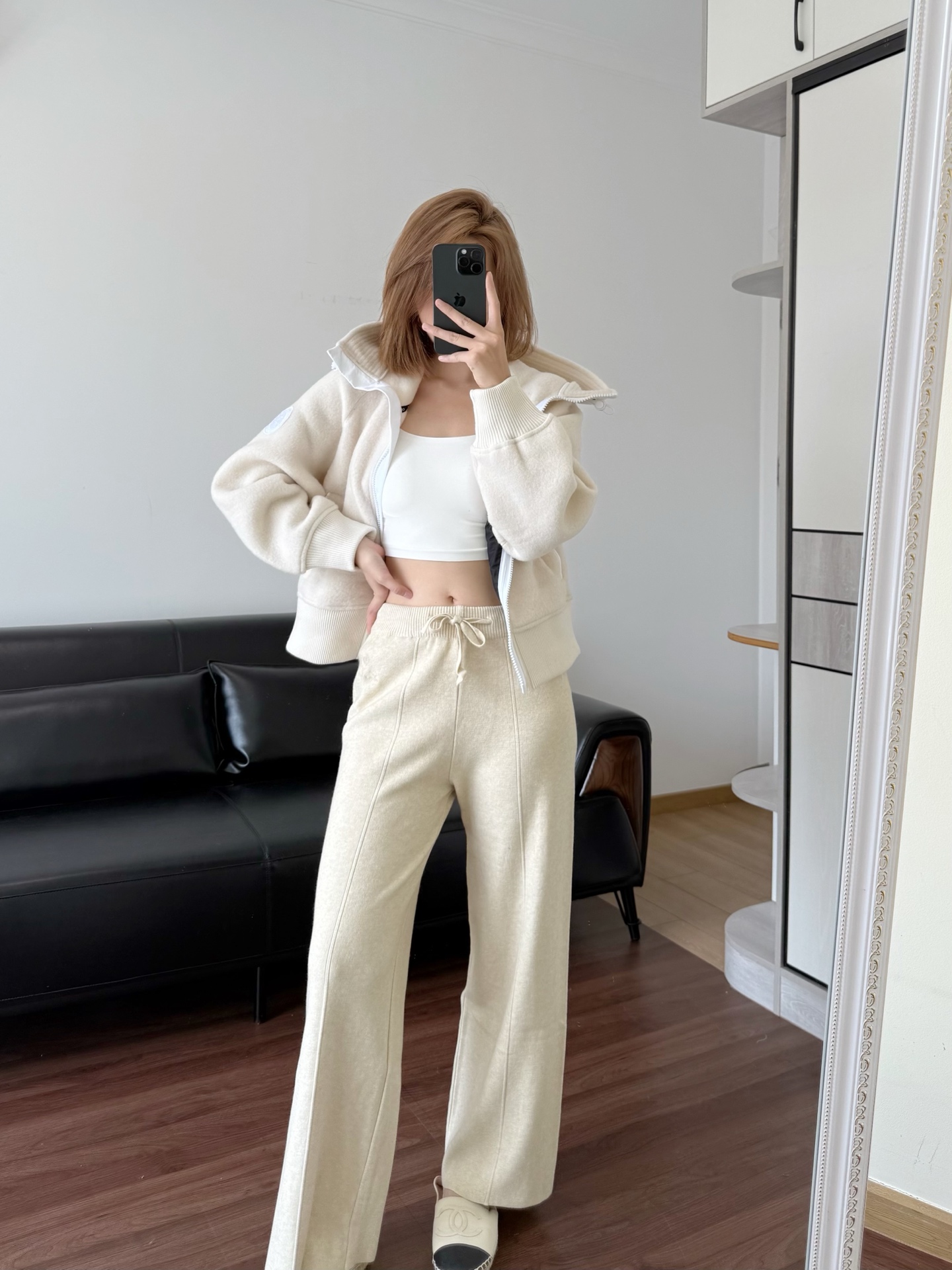 NO:566807,The model has a waist size of 68-70 and wears size S, which is just right for elasticity. Just take it according to the waist size, alexander wang19860909模特腰围68-70穿S码是刚好 有弹力 按照腰围拿就行,,alexander wang,Women's clothing