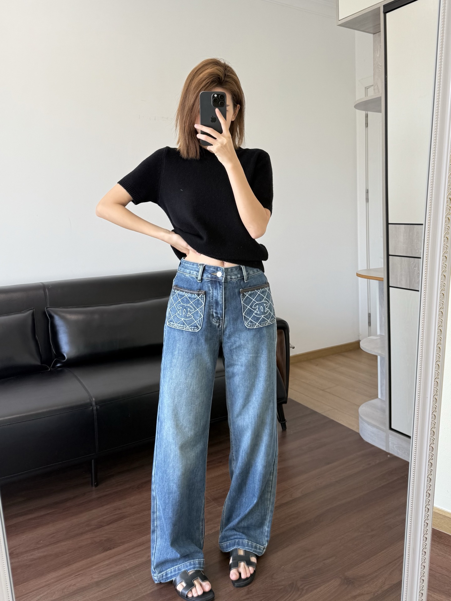 NO:578623,A model is 166-98 and wears size 34 for slim fit. The model’s waist is 68-70 and wears size 36. Alexander Wang19860909a模特166 98穿34码修身 模特腰围是68-70穿36码合适,,alexander wang,Women's clothing