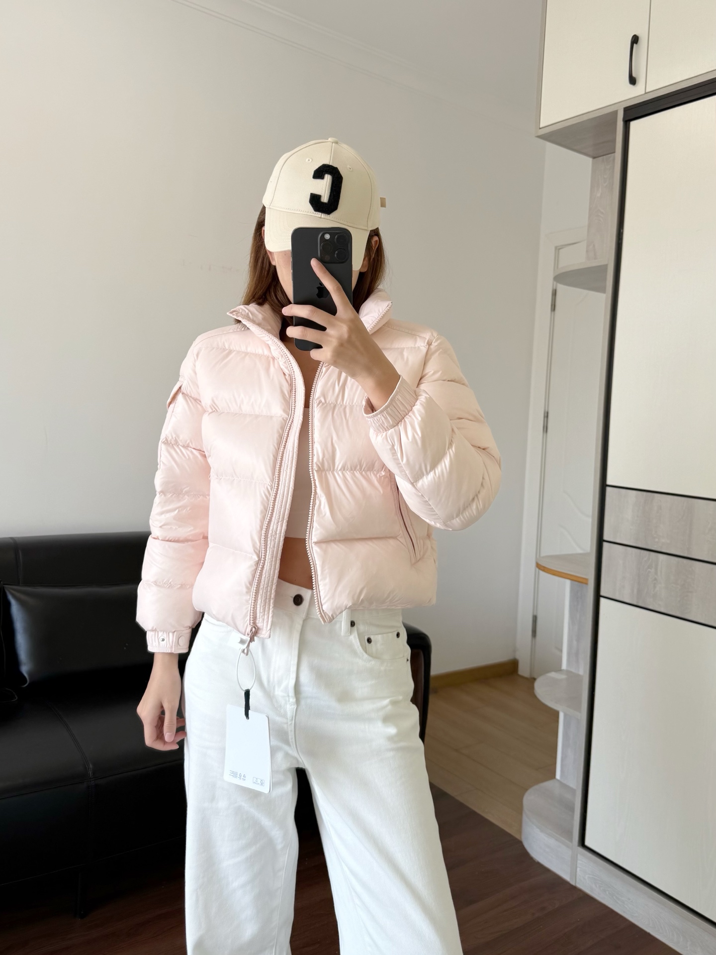 NO:605208,If you need to wear thick clothes underneath, go up to the larger size. Size 1 can be worn up to 100 pounds, alexander wang19860909内里要穿厚衣服可以往大拍 1码可以穿到100斤,,alexander wang,Women's clothing