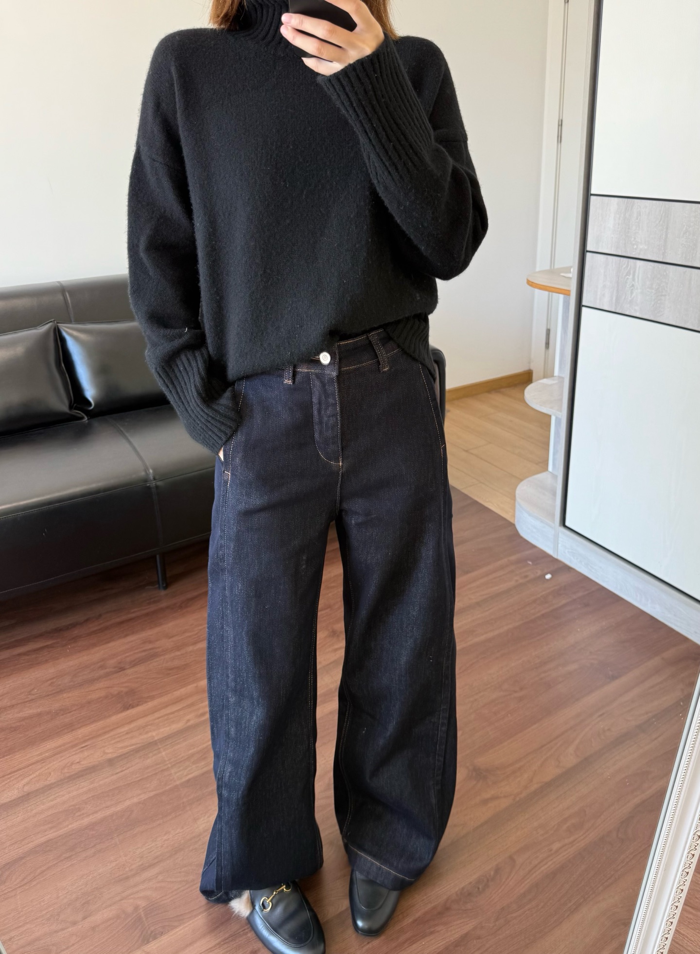 NO:605563,Model 166 98 wears size S for slim fit. Just take the correct size according to your waist size,,alexander wang19860909模特166 98穿S码修身 按照腰围正码拿就行,,alexander wang,Women's clothing