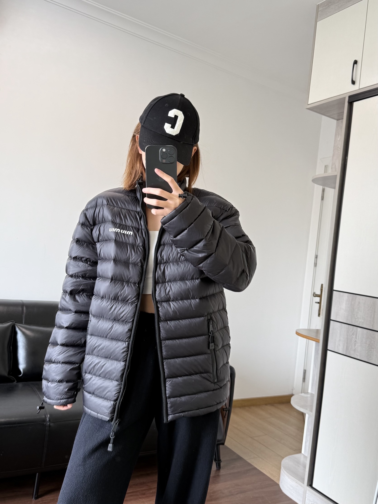 NO:609481,It is not recommended to wear it if you are under 90 pounds. It will be too big,,alexander wang1986090990斤以下不建议穿 会很大,,alexander wang,Women's clothing