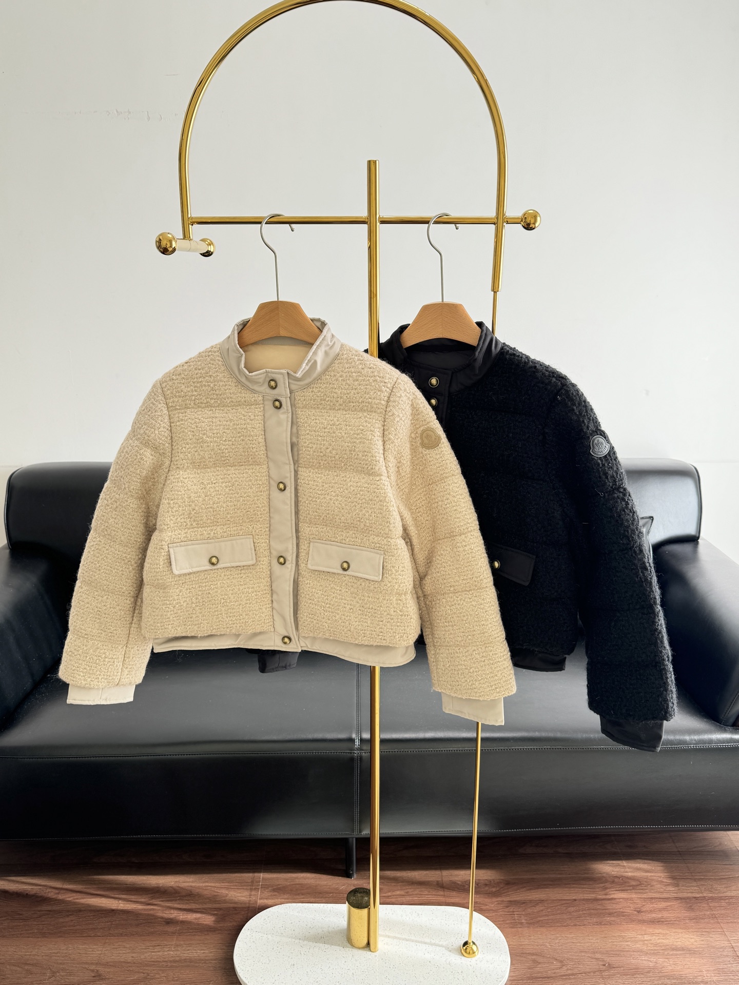 NO:621915,Comes with dust bag - Moncler Blandy short woolen down jacket. This one is really amazing!  Short design, modified leg length, 90% duck down filling!  It is a must-have in autumn. The furry appearance is textured and high-end!  Fashionable and lazy style. Size 0 1 2 3 apricot black, Moncler, jackets & coats, down jacket, alexander wang19860909配防尘袋——Moncler盟可睐 Blandy短款毛呢羽绒外套 这件真的太哇塞了！短款设计,修饰腿长,90鸭绒充绒量！是秋季必备,茸茸的外身材质有质感而高级！时尚和慵懒一体的风格 码数0 1 2 3 杏色 黑色,,Moncler,jackets & coats,down jacket,alexander wang,Women's clothing